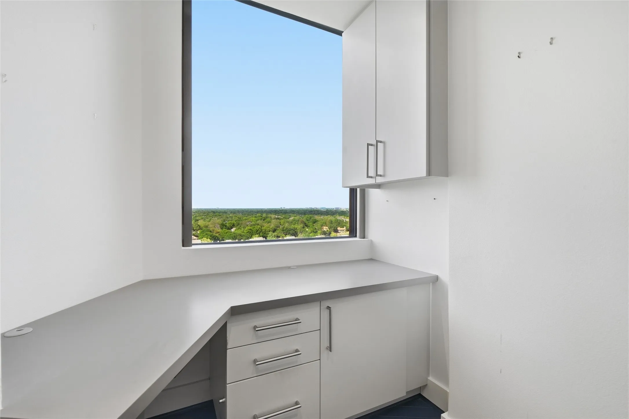 Condominium For Sale in Dallas County , 5200 Keller Springs Road 1331, Dallas, Texas 75248, 2 Bedrooms, 2 Bathrooms, 1 Garage spaces, 2,025 Sqft, built in 1981, Preowned, Price $635,000, mls#21243695, Real Estate Agent in Dallas, Homes For Sale in Dallas county, Homes For Sale in Dallas, Realtor in Dallas Texas, Real Estate Brokerage Independent Realty Texas, Luminita Cordes Realtor