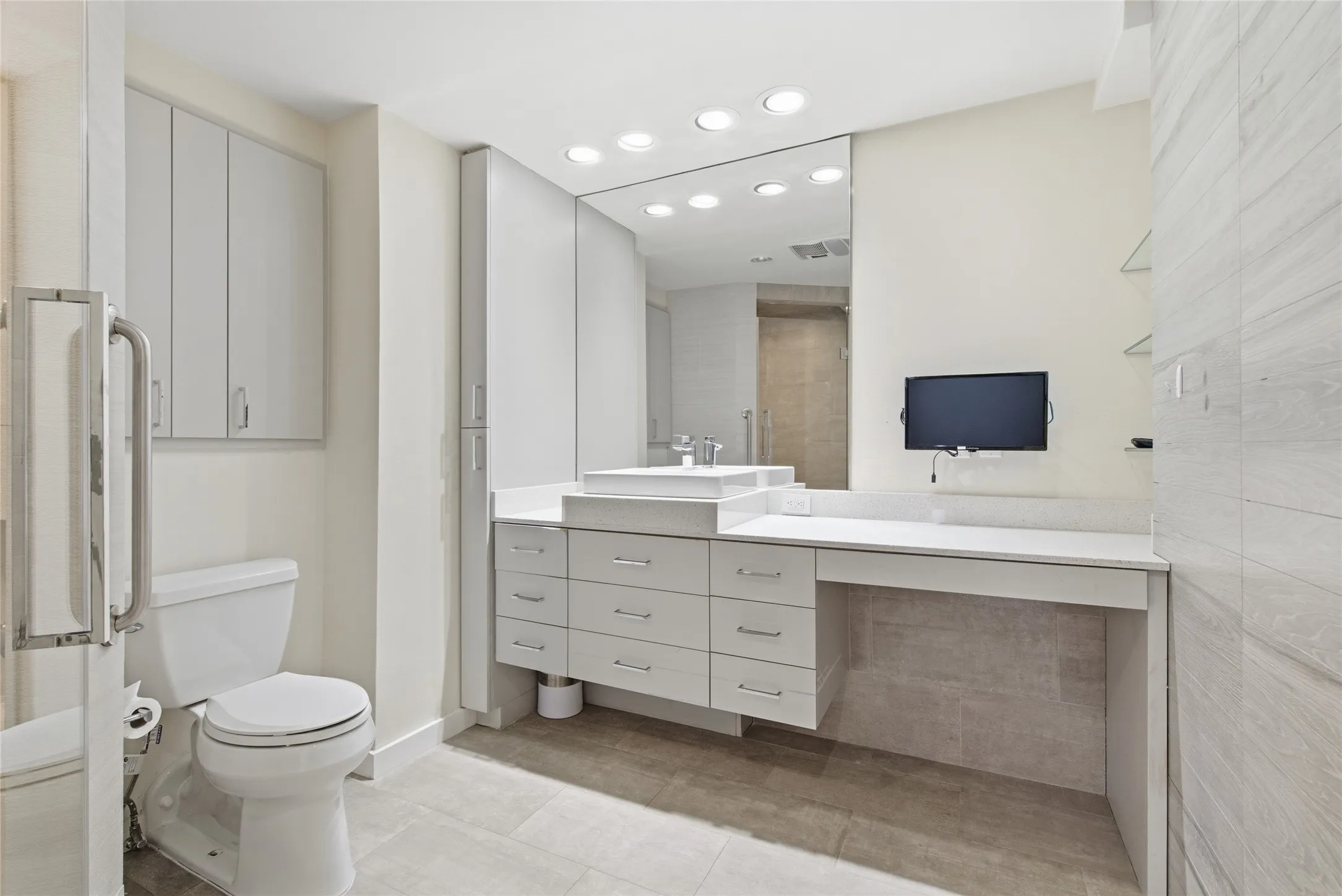Condominium For Sale in Dallas County , 5200 Keller Springs Road 1331, Dallas, Texas 75248, 2 Bedrooms, 2 Bathrooms, 1 Garage spaces, 2,025 Sqft, built in 1981, Preowned, Price $635,000, mls#21243695, Real Estate Agent in Dallas, Homes For Sale in Dallas county, Homes For Sale in Dallas, Realtor in Dallas Texas, Real Estate Brokerage Independent Realty Texas, Luminita Cordes Realtor