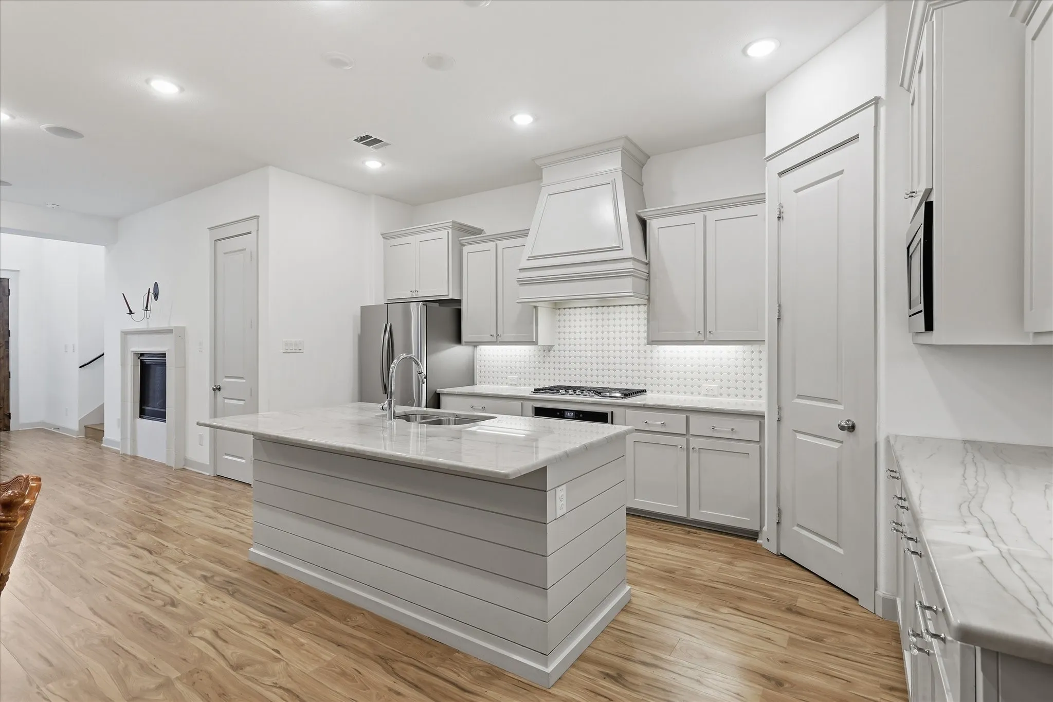 Single Family Residence For Sale in Tarrant County , 241 Harbor Hills Drive, Flower Mound, Texas 75028, 3 Bedrooms, 3 Bathrooms, 2 Garage spaces, 2,421 Sqft, built in 2020, Preowned, Price $598,000, mls#21241114, Real Estate Agent in Flower Mound, Homes For Sale in Tarrant county, Homes For Sale in Flower Mound, Realtor in Flower Mound Texas, Real Estate Brokerage Independent Realty Texas, Luminita Cordes Realtor