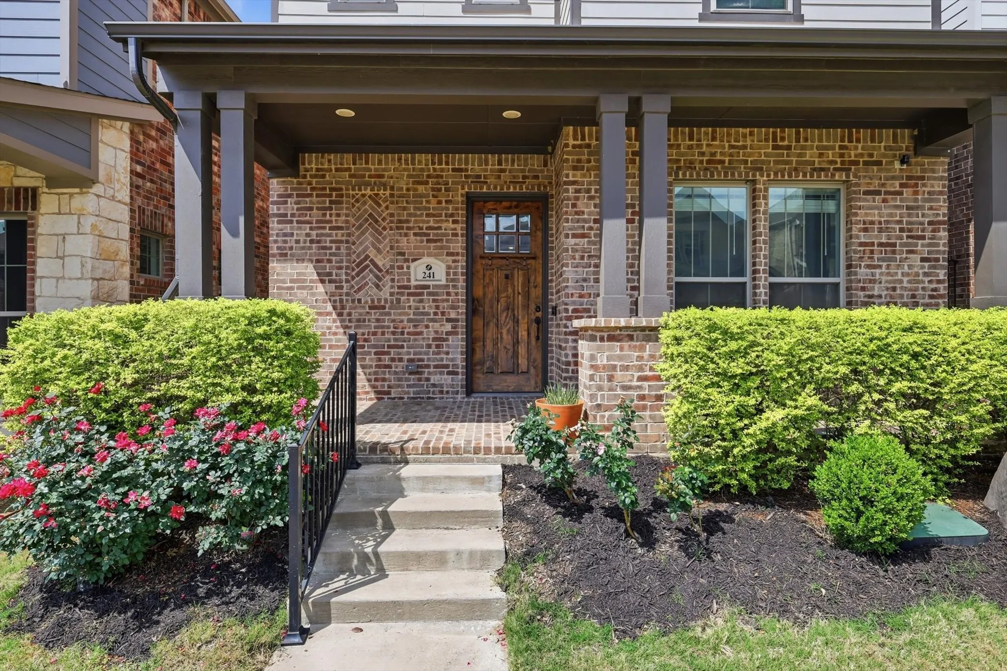 Single Family Residence For Sale in Tarrant County , 241 Harbor Hills Drive, Flower Mound, Texas 75028, 3 Bedrooms, 3 Bathrooms, 2 Garage spaces, 2,421 Sqft, built in 2020, Preowned, Price $598,000, mls#21241114, Real Estate Agent in Flower Mound, Homes For Sale in Tarrant county, Homes For Sale in Flower Mound, Realtor in Flower Mound Texas, Real Estate Brokerage Independent Realty Texas, Luminita Cordes Realtor