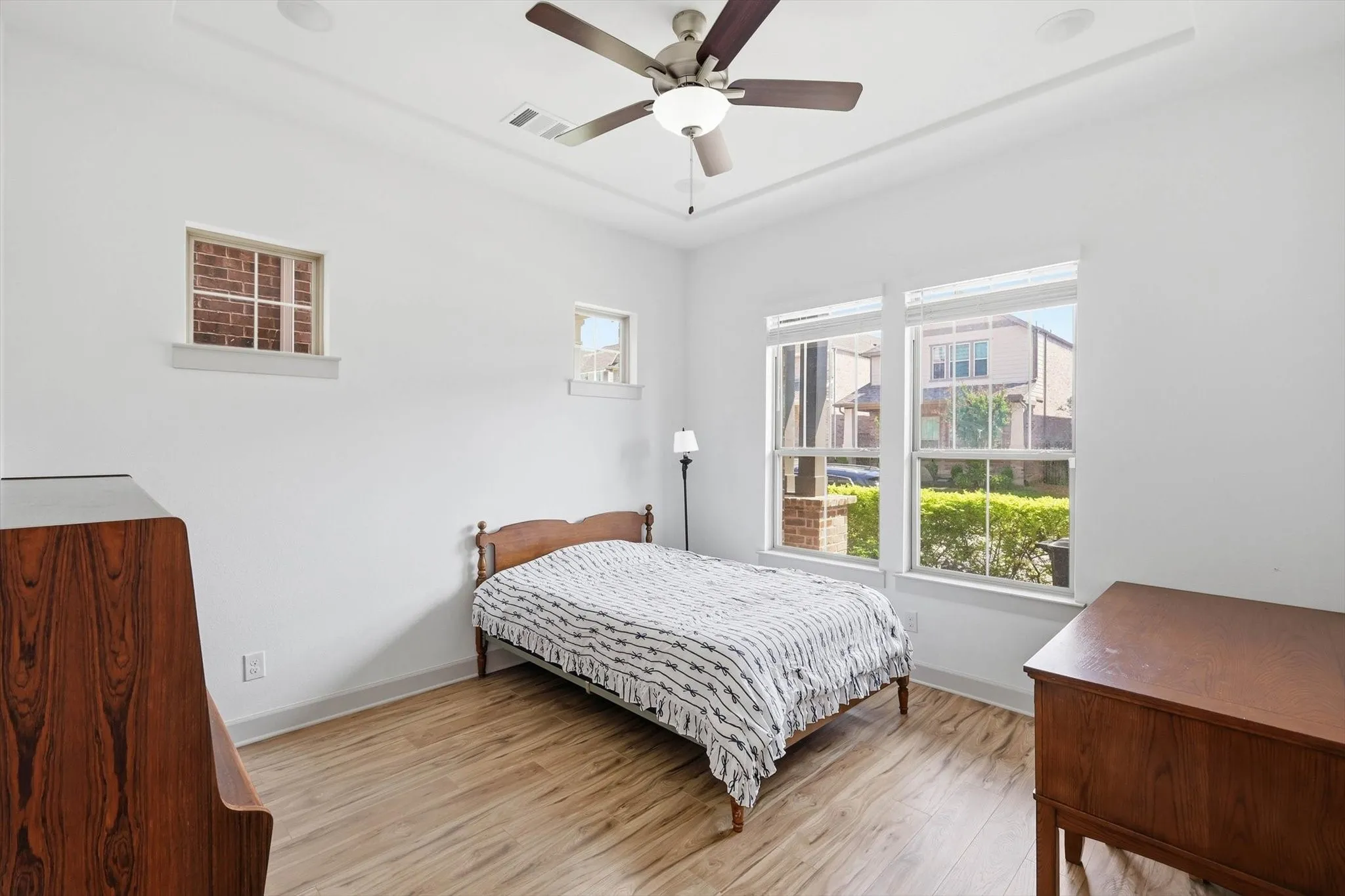 Single Family Residence For Sale in Tarrant County , 241 Harbor Hills Drive, Flower Mound, Texas 75028, 3 Bedrooms, 3 Bathrooms, 2 Garage spaces, 2,421 Sqft, built in 2020, Preowned, Price $598,000, mls#21241114, Real Estate Agent in Flower Mound, Homes For Sale in Tarrant county, Homes For Sale in Flower Mound, Realtor in Flower Mound Texas, Real Estate Brokerage Independent Realty Texas, Luminita Cordes Realtor
