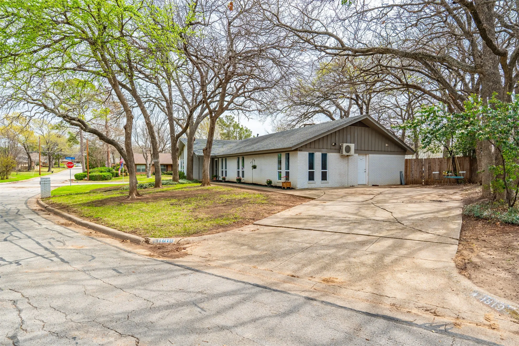 Extra wide extra long driveway that could fit 6 cars!