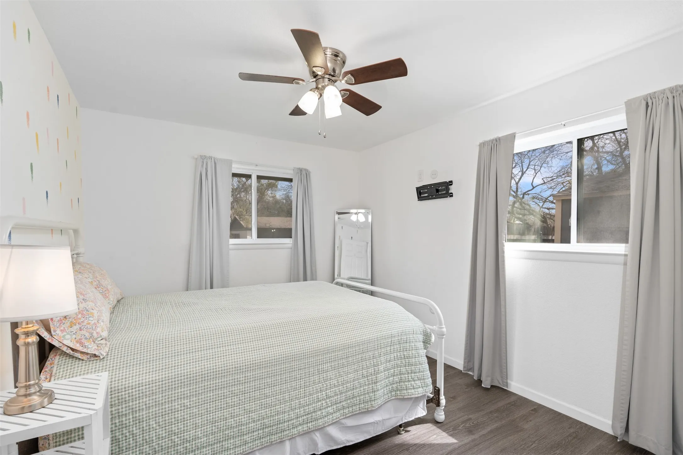 3rd Bedroom with great windows and plenty of space.