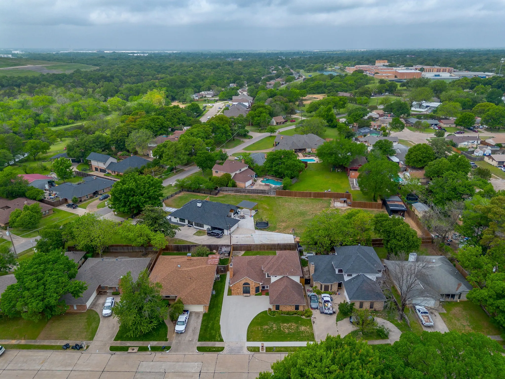 Single Family Residence For Sale in Dallas County , 2317 Willow Oak Drive, Irving, Texas 75060, 4 Bedroom, 4 Bathroom, 2 Garage spaces, 2,671 Sqft, built in 1984, mls#21243112, Real Estate Agent in Irving, Homes For Sale in Dallas county, Homes For Sale in Irving, Realtor in Irving Texas, Real Estate Brokerage Independent Realty Texas, Luminita Cordes Realtor