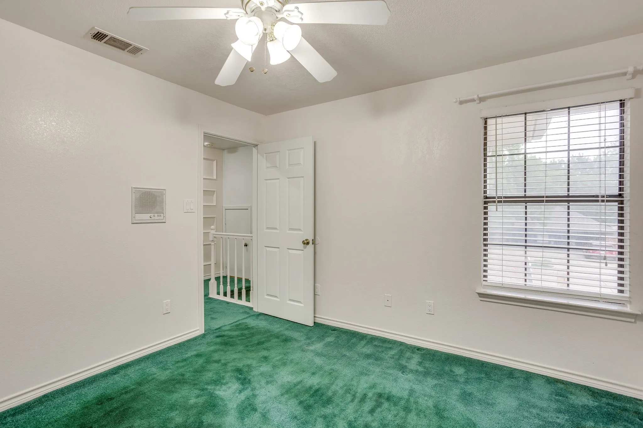 Single Family Residence For Sale in Dallas County , 2317 Willow Oak Drive, Irving, Texas 75060, 4 Bedroom, 4 Bathroom, 2 Garage spaces, 2,671 Sqft, built in 1984, mls#21243112, Real Estate Agent in Irving, Homes For Sale in Dallas county, Homes For Sale in Irving, Realtor in Irving Texas, Real Estate Brokerage Independent Realty Texas, Luminita Cordes Realtor