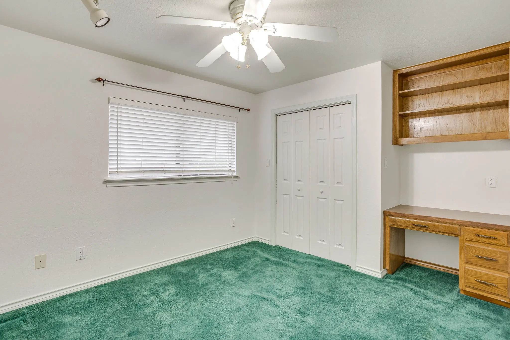 Single Family Residence For Sale in Dallas County , 2317 Willow Oak Drive, Irving, Texas 75060, 4 Bedroom, 4 Bathroom, 2 Garage spaces, 2,671 Sqft, built in 1984, mls#21243112, Real Estate Agent in Irving, Homes For Sale in Dallas county, Homes For Sale in Irving, Realtor in Irving Texas, Real Estate Brokerage Independent Realty Texas, Luminita Cordes Realtor