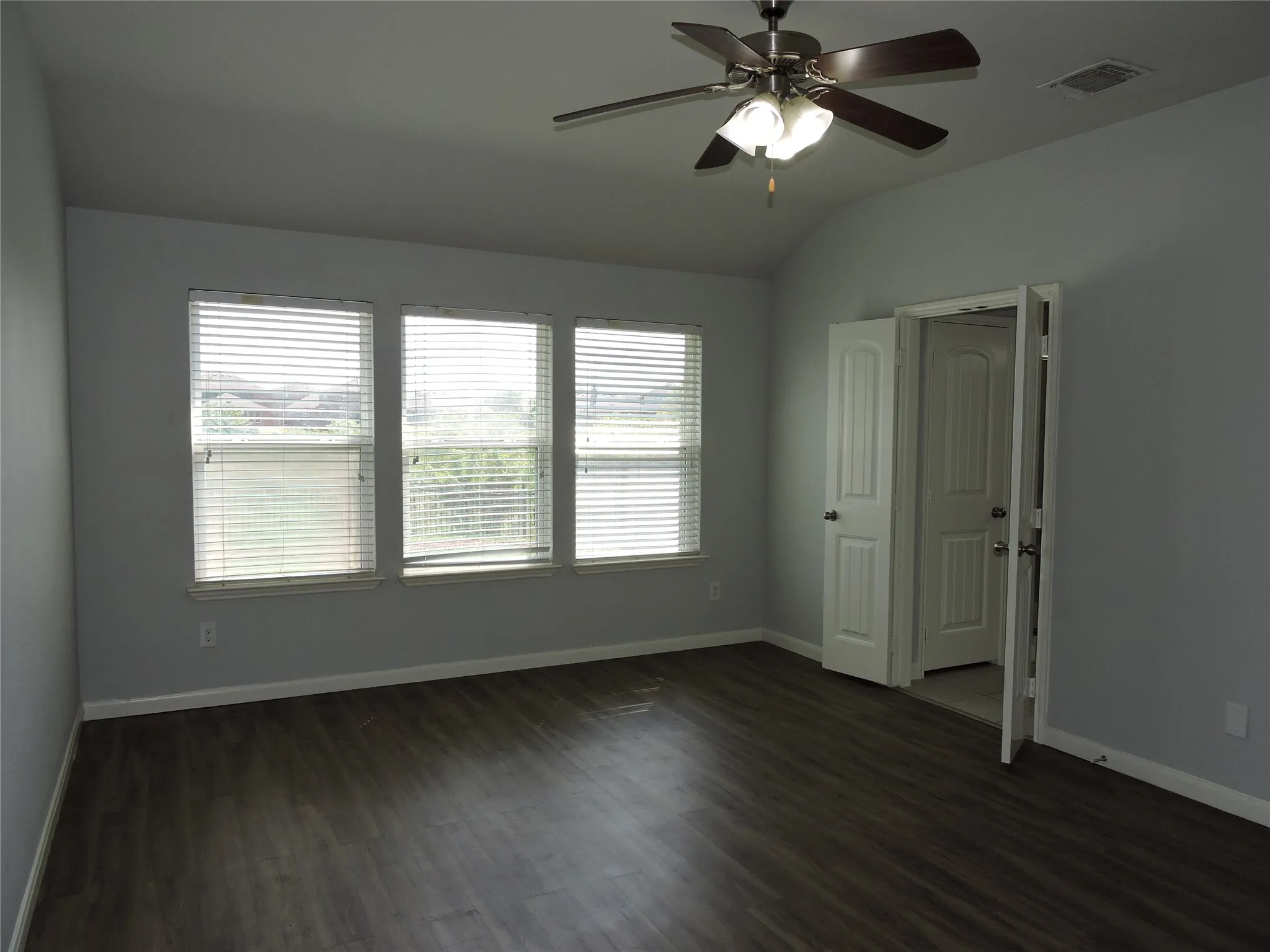 Single Family Residence For Rent in Kaufman County , 8050 Privet Street, Forney, Texas 75126, 4 Bedroom, 2 Bathroom, 2 Garage spaces, 2,045 Sqft, built in 2017, mls#21243888, Real Estate Agent in Forney, Homes For Rent in Kaufman county, Homes For Rent in Forney, Realtor in Forney Texas, Real Estate Brokerage Independent Realty Texas, Luminita Cordes Realtor