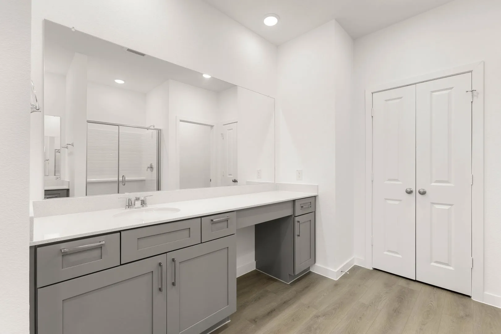 2306 Glacier-Primary Suite-5