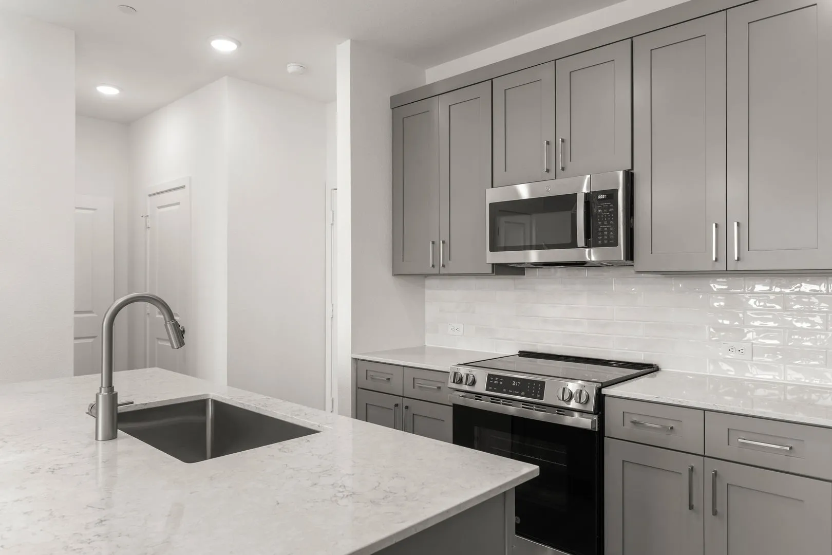 2306 Glacier-Kitchen-5