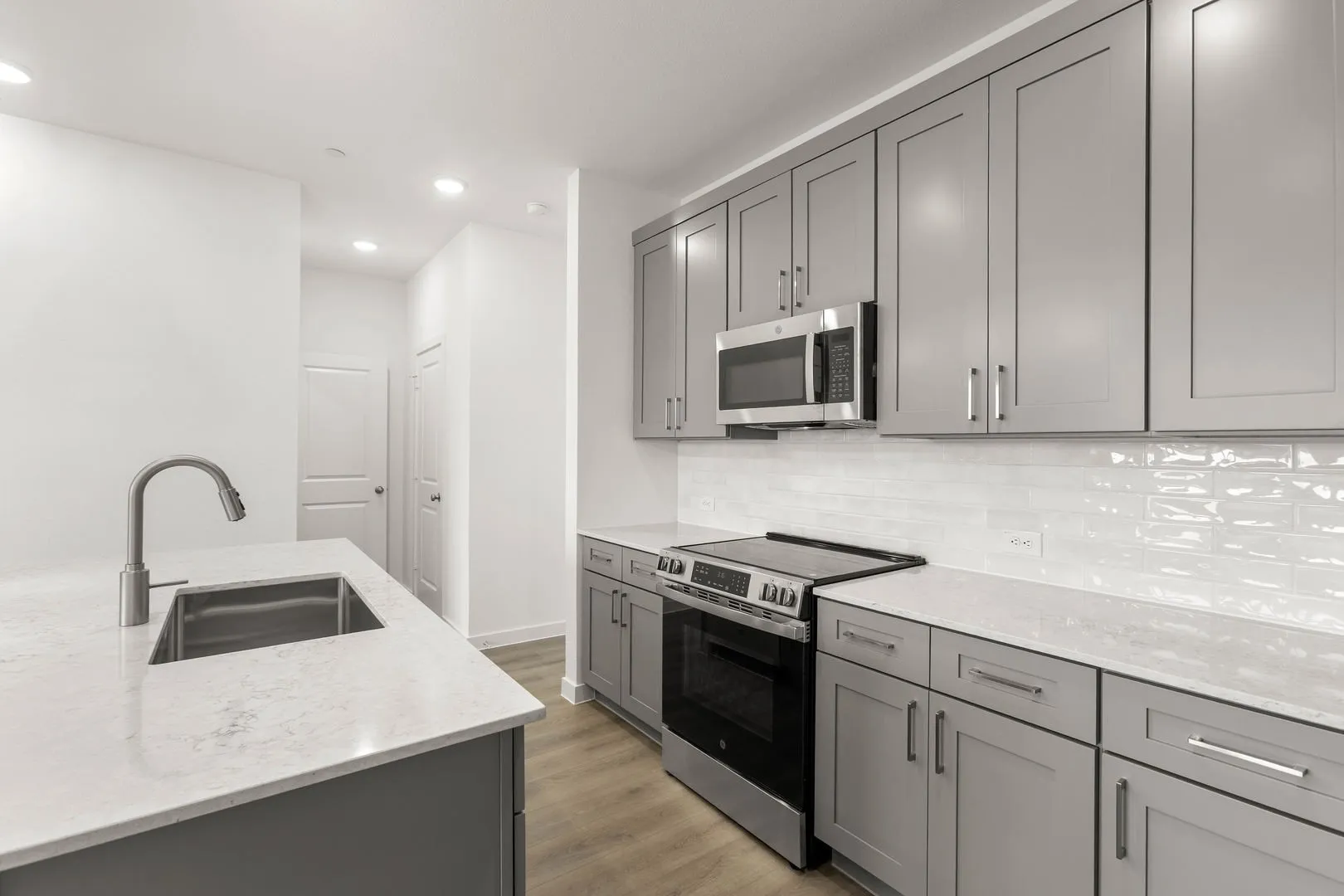 2306 Glacier-Kitchen-4
