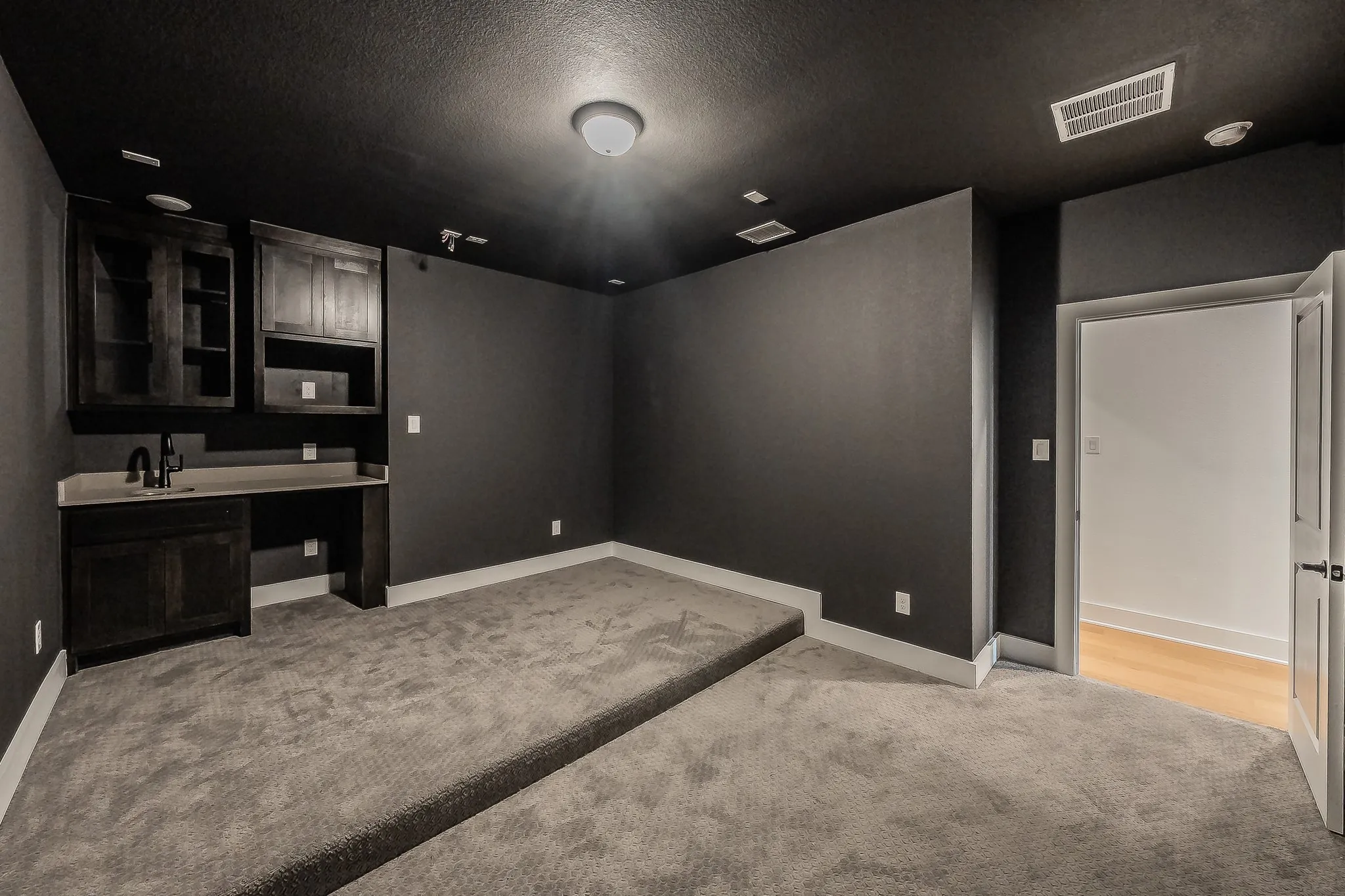 Single Family Residence For Sale in Ellis County , 371 Cheyenne Mountain Drive, Ovilla, Texas 75154, 5 Bedroom, 4 Bathroom, 3 Garage spaces, 4,161 Sqft, built in 2024, Preowned, mls#21233336, Real Estate Agent in Ovilla, Homes For Sale in Ellis county, Homes For Sale in Ovilla, Realtor in Ovilla Texas, Real Estate Brokerage Independent Realty Texas, Luminita Cordes Realtor