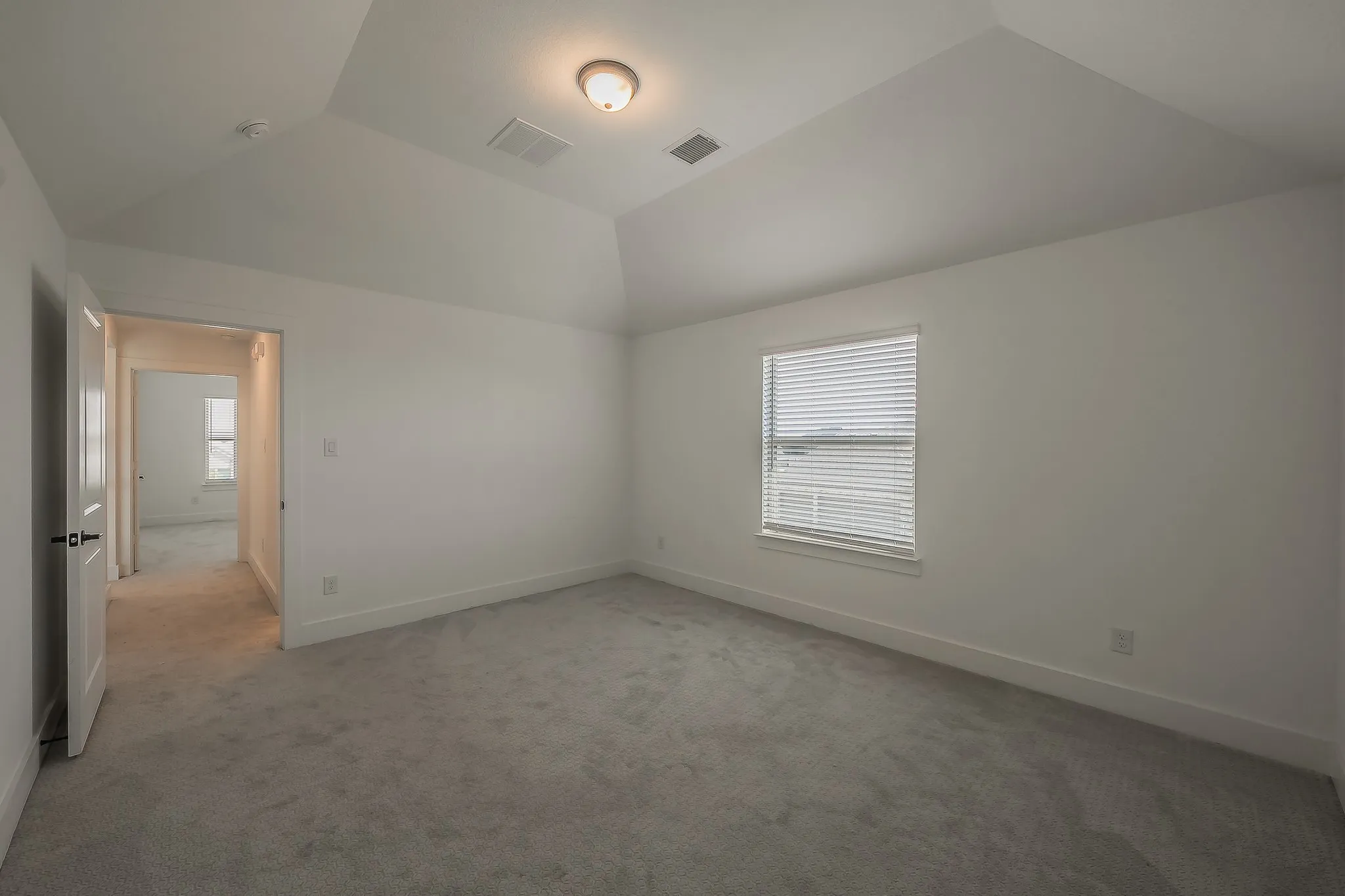 Single Family Residence For Sale in Ellis County , 371 Cheyenne Mountain Drive, Ovilla, Texas 75154, 5 Bedroom, 4 Bathroom, 3 Garage spaces, 4,161 Sqft, built in 2024, Preowned, mls#21233336, Real Estate Agent in Ovilla, Homes For Sale in Ellis county, Homes For Sale in Ovilla, Realtor in Ovilla Texas, Real Estate Brokerage Independent Realty Texas, Luminita Cordes Realtor