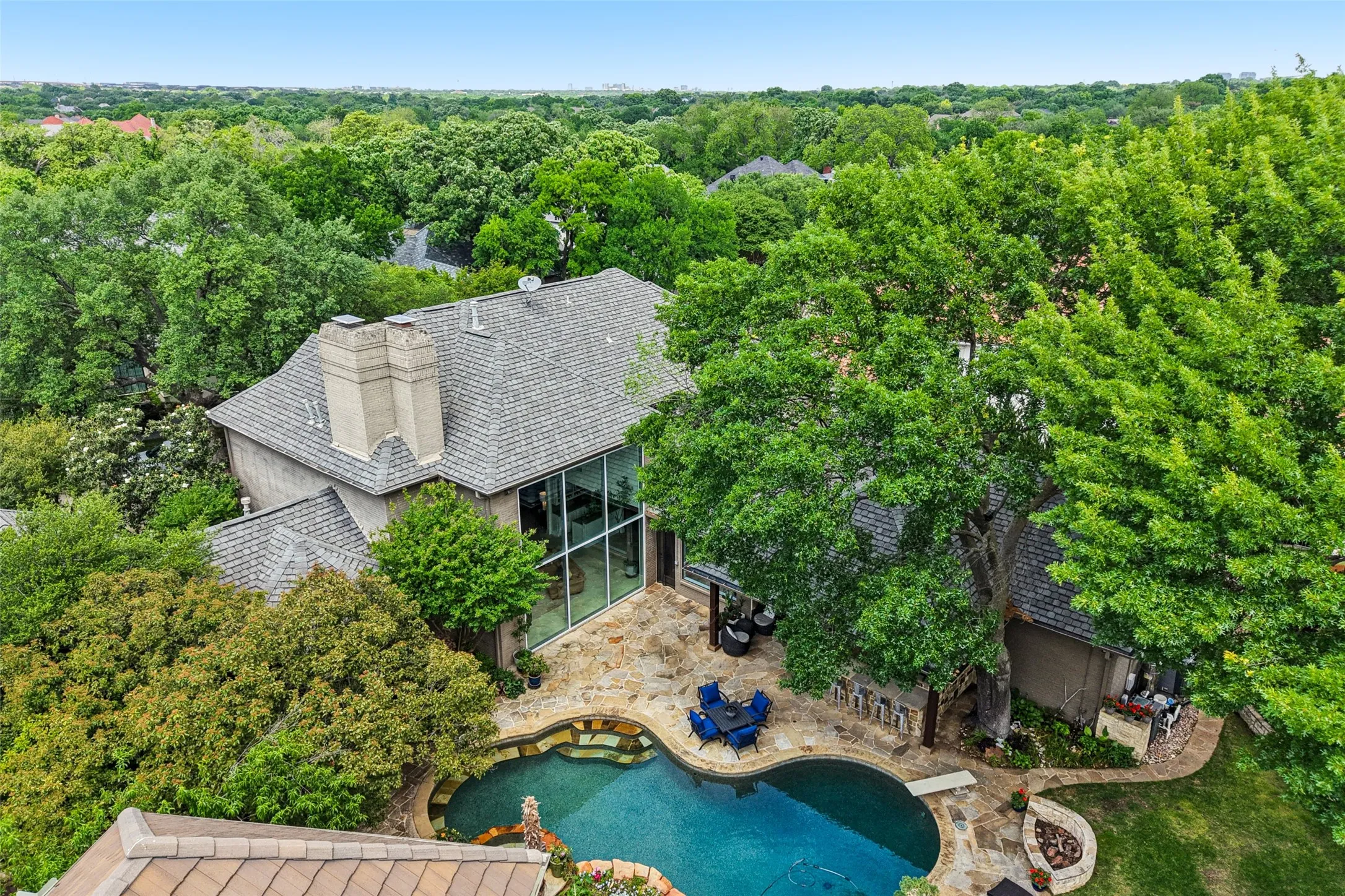 Single Family Residence For Sale in Collin County , 17704 Cedar Creek Canyon Drive, Dallas, Texas 75252, 5 Bedroom, 6 Bathroom, 3 Garage spaces, 5,530 Sqft, built in 1988, Preowned, mls#21243918, Real Estate Agent in Dallas, Homes For Sale in Collin county, Homes For Sale in Dallas, Realtor in Dallas Texas, Real Estate Brokerage Independent Realty Texas, Luminita Cordes Realtor