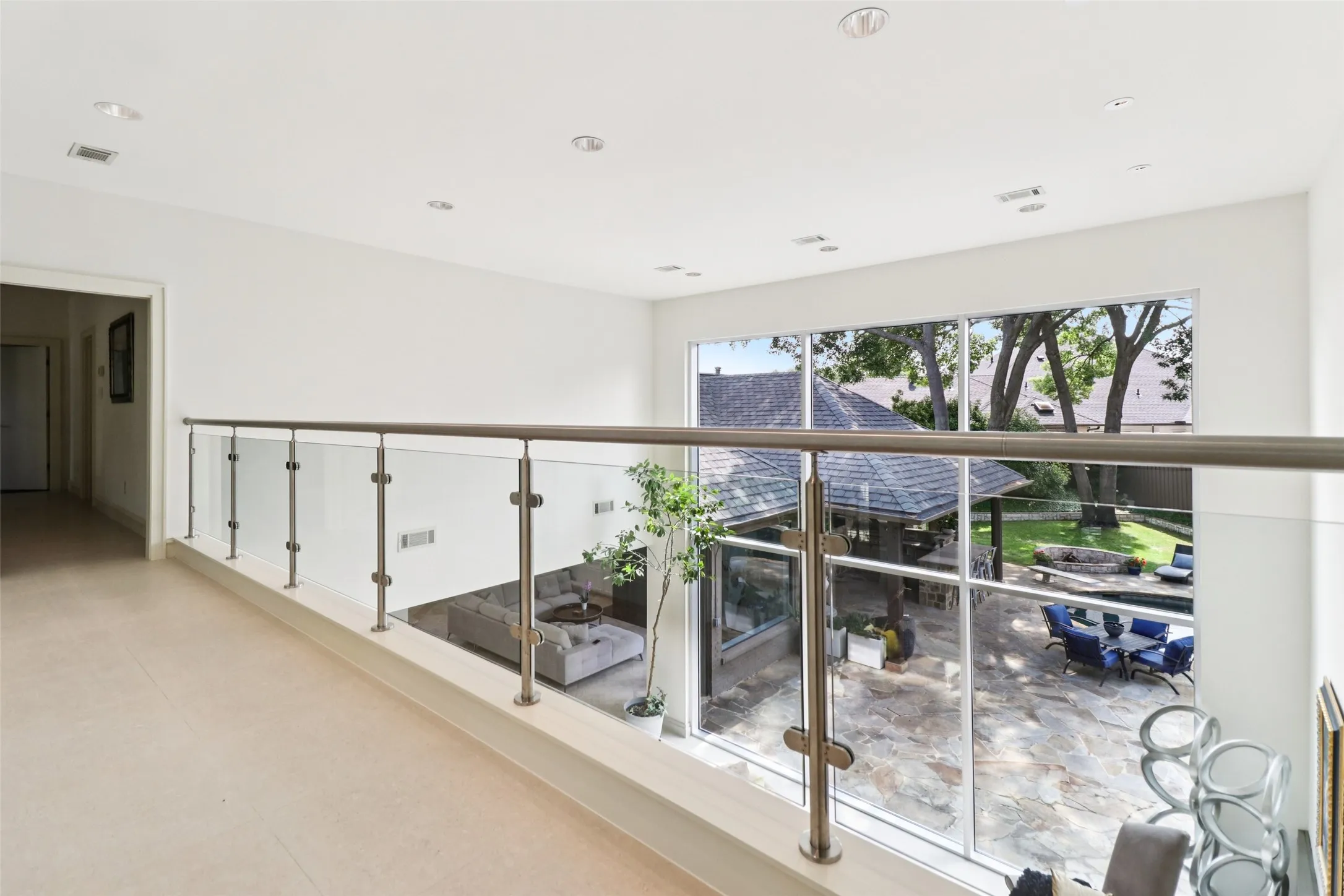 Single Family Residence For Sale in Collin County , 17704 Cedar Creek Canyon Drive, Dallas, Texas 75252, 5 Bedroom, 6 Bathroom, 3 Garage spaces, 5,530 Sqft, built in 1988, Preowned, mls#21243918, Real Estate Agent in Dallas, Homes For Sale in Collin county, Homes For Sale in Dallas, Realtor in Dallas Texas, Real Estate Brokerage Independent Realty Texas, Luminita Cordes Realtor