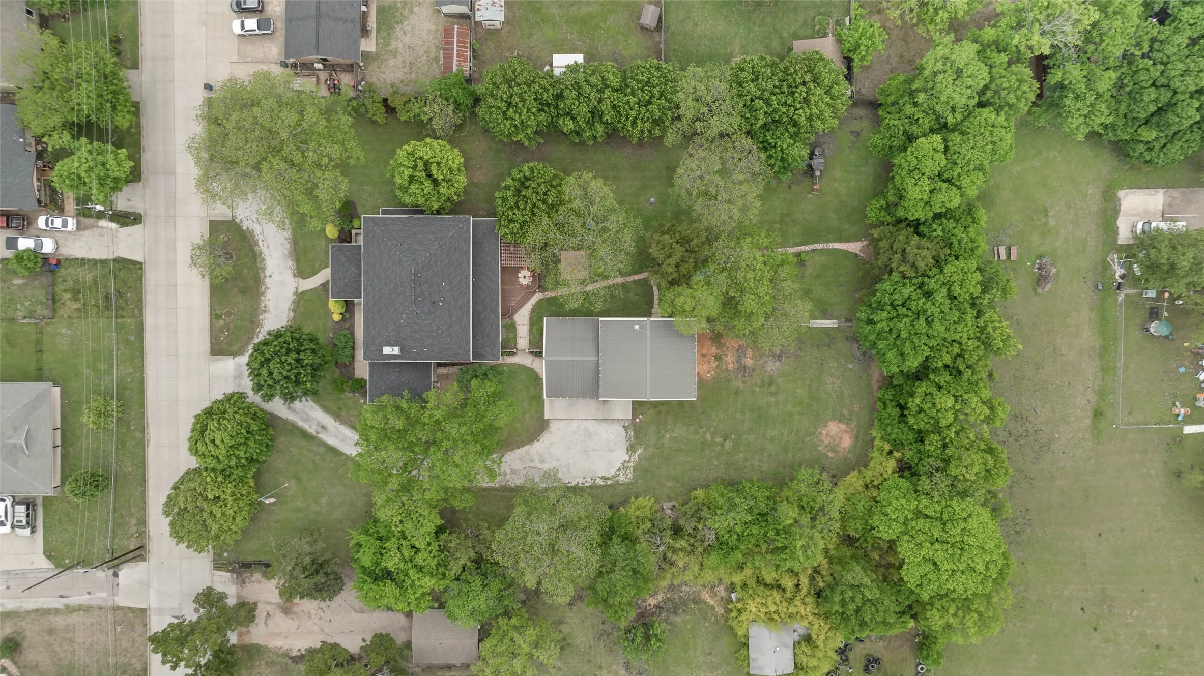 Single Family Residence For Sale in Collin County , 706 S Main Street, Farmersville, Texas 75442, 4 Bedroom, 4 Bathroom, Garage spaces, 4,159 Sqft, built in 1914, Preowned, mls#21242929, Real Estate Agent in Farmersville, Homes For Sale in Collin county, Homes For Sale in Farmersville, Realtor in Farmersville Texas, Real Estate Brokerage Independent Realty Texas, Luminita Cordes Realtor