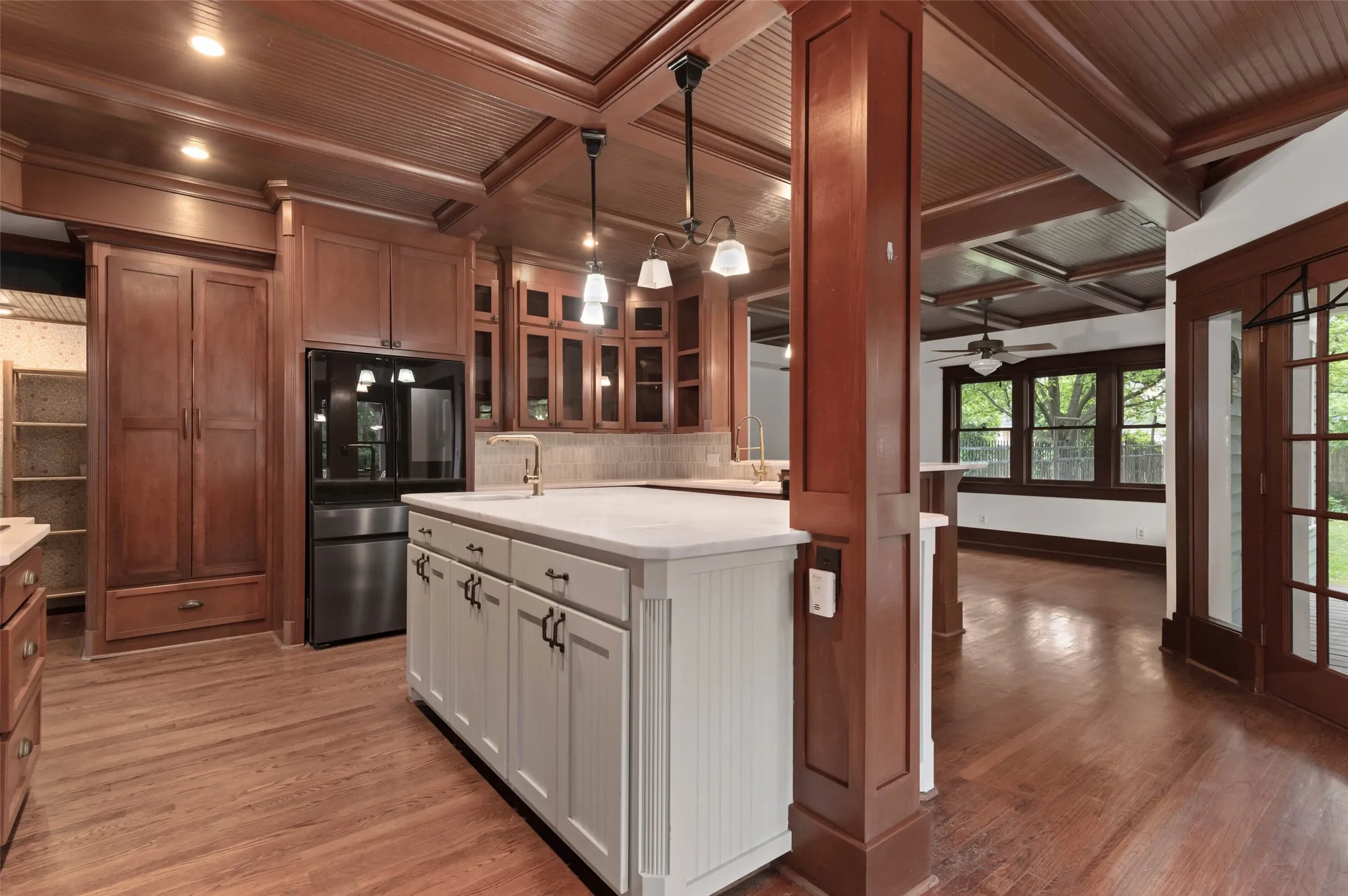 Single Family Residence For Sale in Collin County , 706 S Main Street, Farmersville, Texas 75442, 4 Bedroom, 4 Bathroom, Garage spaces, 4,159 Sqft, built in 1914, Preowned, mls#21242929, Real Estate Agent in Farmersville, Homes For Sale in Collin county, Homes For Sale in Farmersville, Realtor in Farmersville Texas, Real Estate Brokerage Independent Realty Texas, Luminita Cordes Realtor