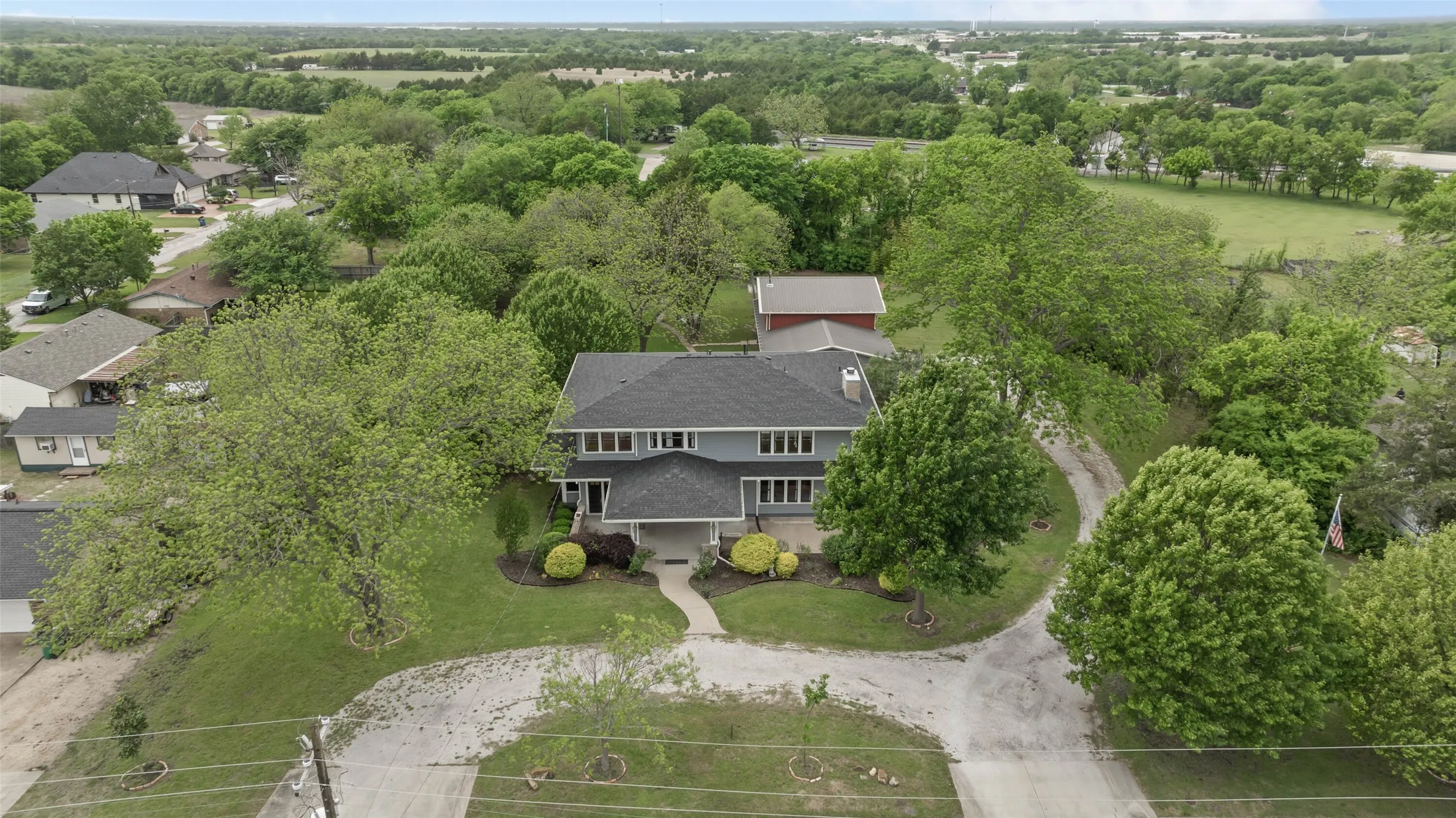 Single Family Residence For Sale in Collin County , 706 S Main Street, Farmersville, Texas 75442, 4 Bedroom, 4 Bathroom, Garage spaces, 4,159 Sqft, built in 1914, Preowned, mls#21242929, Real Estate Agent in Farmersville, Homes For Sale in Collin county, Homes For Sale in Farmersville, Realtor in Farmersville Texas, Real Estate Brokerage Independent Realty Texas, Luminita Cordes Realtor
