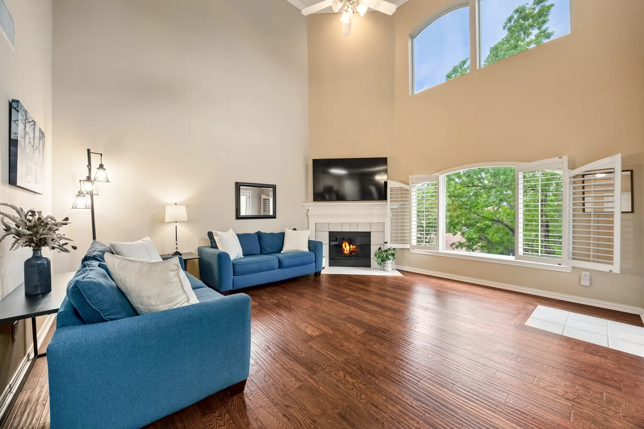 Single Family Residence For Sale in Rockwall County , 3411 Augusta Boulevard, Rockwall, Texas 75087, 3 Bedroom, 3 Bathroom, 2 Garage spaces, 1,932 Sqft, built in 1998, Preowned, mls#21239650, Real Estate Agent in Rockwall, Homes For Sale in Rockwall county, Homes For Sale in Rockwall, Realtor in Rockwall Texas, Real Estate Brokerage Independent Realty Texas, Luminita Cordes Realtor