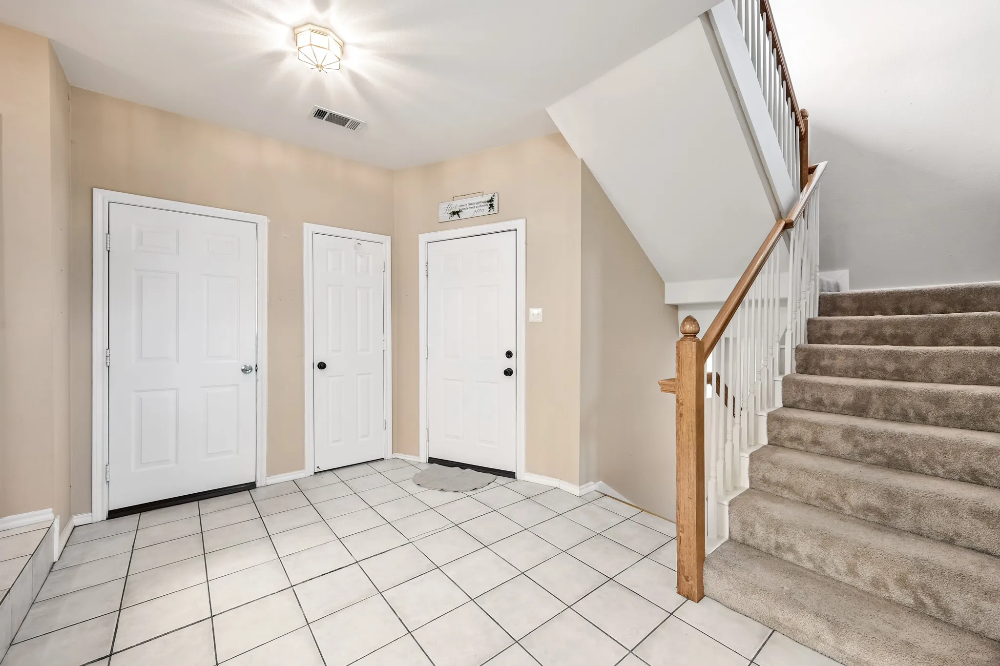 Single Family Residence For Sale in Rockwall County , 3411 Augusta Boulevard, Rockwall, Texas 75087, 3 Bedroom, 3 Bathroom, 2 Garage spaces, 1,932 Sqft, built in 1998, Preowned, mls#21239650, Real Estate Agent in Rockwall, Homes For Sale in Rockwall county, Homes For Sale in Rockwall, Realtor in Rockwall Texas, Real Estate Brokerage Independent Realty Texas, Luminita Cordes Realtor