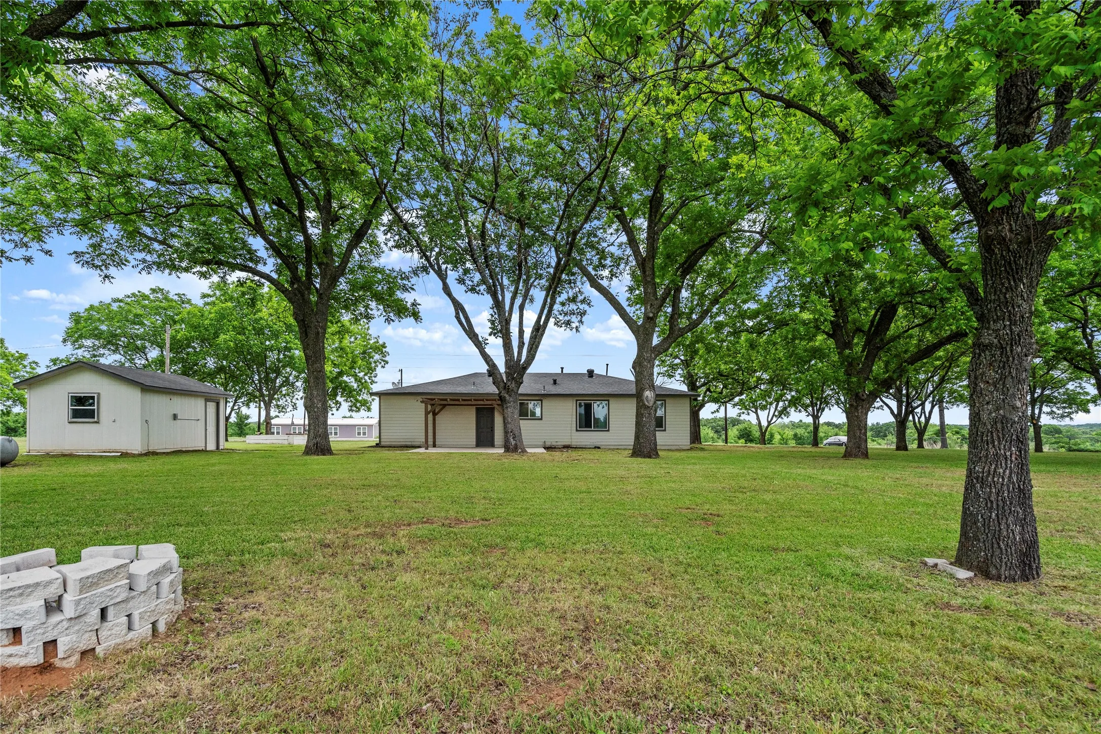Industrial For Sale in Grayson County , 341 Reast Road, Whitesboro, Texas 76273, 0, 0, Garage spaces, 0 Sqft, built in 1960, mls#21243981, Real Estate Agent in Whitesboro, Homes For Sale in Grayson county, Homes For Sale in Whitesboro, Realtor in Whitesboro Texas, Real Estate Brokerage Independent Realty Texas, Luminita Cordes Realtor