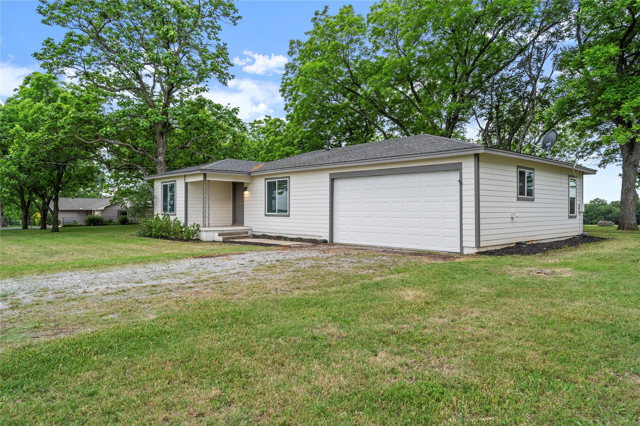 Industrial For Sale in Grayson County , 341 Reast Road, Whitesboro, Texas 76273, 0, 0, Garage spaces, 0 Sqft, built in 1960, mls#21243981, Real Estate Agent in Whitesboro, Homes For Sale in Grayson county, Homes For Sale in Whitesboro, Realtor in Whitesboro Texas, Real Estate Brokerage Independent Realty Texas, Luminita Cordes Realtor