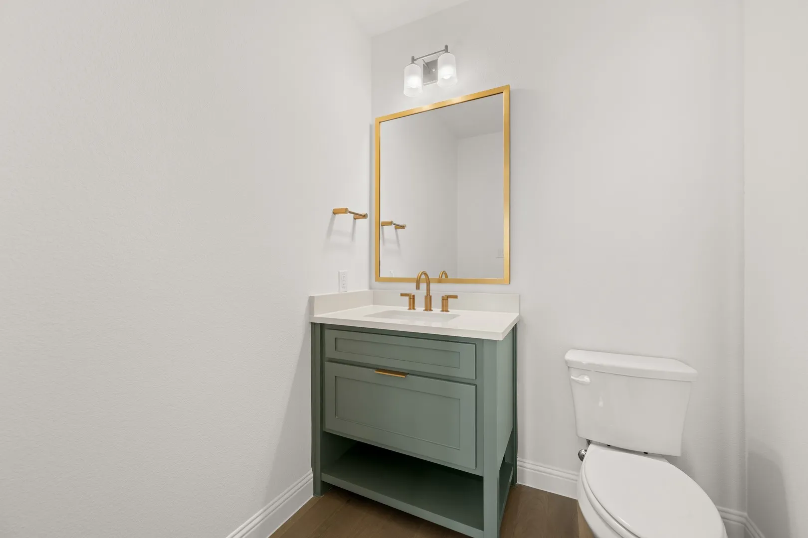 9508 Holly Blue- Bathroom-2
