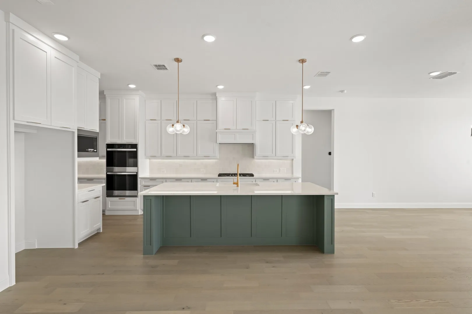 9508 Holly Blue- Kitchen-1