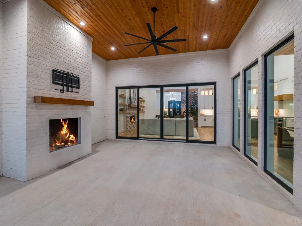 Single Family Residence For Sale in Rockwall County , 138 Stafford Drive, Heath, Texas 75032, 6 Bedroom, 8 Bathroom, 3 Garage spaces, 4,880 Sqft, built in 2022, Preowned, mls#21244041, Real Estate Agent in Heath, Homes For Sale in Rockwall county, Homes For Sale in Heath, Realtor in Heath Texas, Real Estate Brokerage Independent Realty Texas, Luminita Cordes Realtor