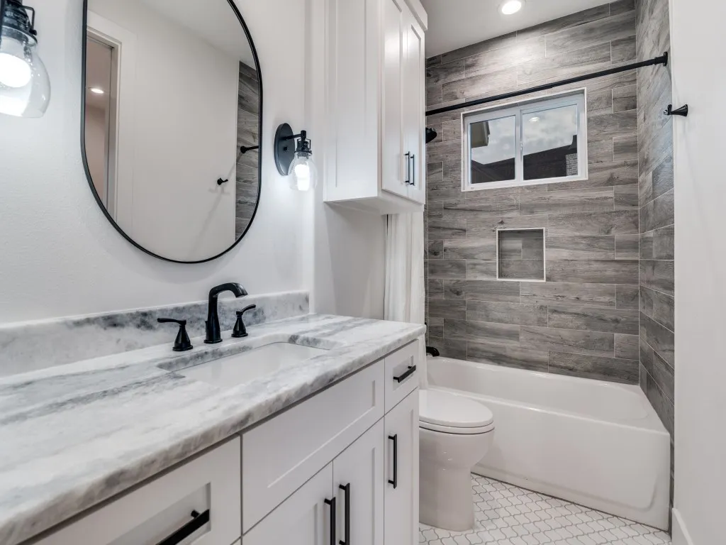 Single Family Residence For Sale in Rockwall County , 138 Stafford Drive, Heath, Texas 75032, 6 Bedroom, 8 Bathroom, 3 Garage spaces, 4,880 Sqft, built in 2022, Preowned, mls#21244041, Real Estate Agent in Heath, Homes For Sale in Rockwall county, Homes For Sale in Heath, Realtor in Heath Texas, Real Estate Brokerage Independent Realty Texas, Luminita Cordes Realtor