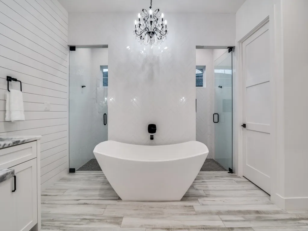 Single Family Residence For Sale in Rockwall County , 138 Stafford Drive, Heath, Texas 75032, 6 Bedroom, 8 Bathroom, 3 Garage spaces, 4,880 Sqft, built in 2022, Preowned, mls#21244041, Real Estate Agent in Heath, Homes For Sale in Rockwall county, Homes For Sale in Heath, Realtor in Heath Texas, Real Estate Brokerage Independent Realty Texas, Luminita Cordes Realtor