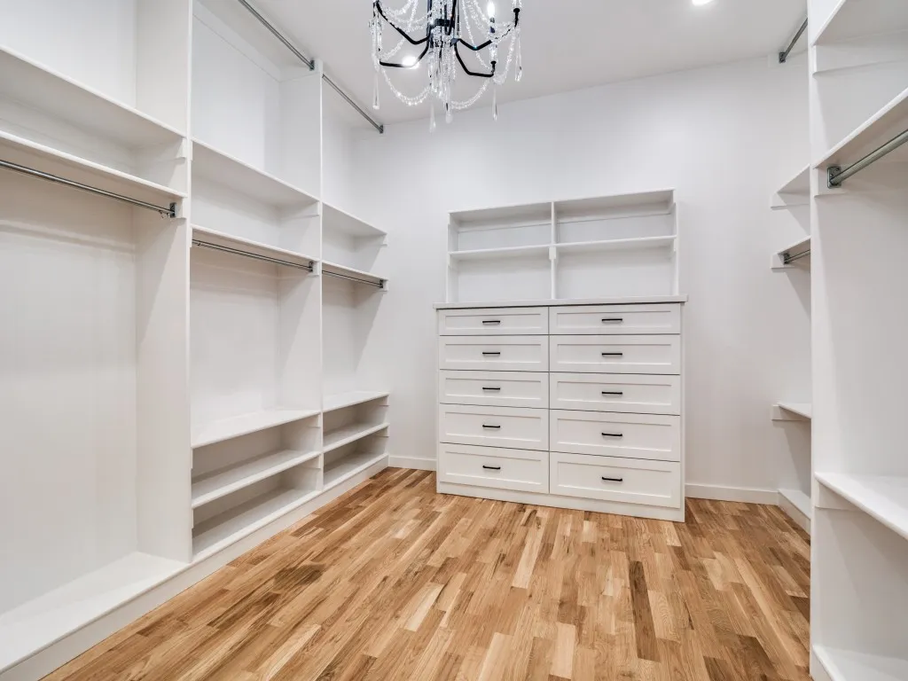 Single Family Residence For Sale in Rockwall County , 138 Stafford Drive, Heath, Texas 75032, 6 Bedroom, 8 Bathroom, 3 Garage spaces, 4,880 Sqft, built in 2022, Preowned, mls#21244041, Real Estate Agent in Heath, Homes For Sale in Rockwall county, Homes For Sale in Heath, Realtor in Heath Texas, Real Estate Brokerage Independent Realty Texas, Luminita Cordes Realtor
