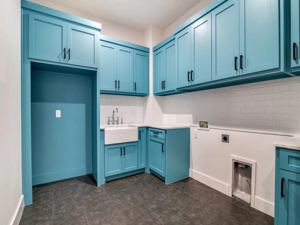Single Family Residence For Sale in Rockwall County , 138 Stafford Drive, Heath, Texas 75032, 6 Bedroom, 8 Bathroom, 3 Garage spaces, 4,880 Sqft, built in 2022, Preowned, mls#21244041, Real Estate Agent in Heath, Homes For Sale in Rockwall county, Homes For Sale in Heath, Realtor in Heath Texas, Real Estate Brokerage Independent Realty Texas, Luminita Cordes Realtor