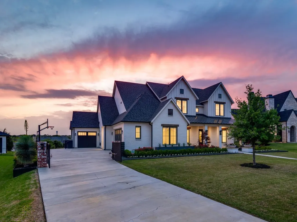 Single Family Residence For Sale in Rockwall County , 138 Stafford Drive, Heath, Texas 75032, 6 Bedroom, 8 Bathroom, 3 Garage spaces, 4,880 Sqft, built in 2022, Preowned, mls#21244041, Real Estate Agent in Heath, Homes For Sale in Rockwall county, Homes For Sale in Heath, Realtor in Heath Texas, Real Estate Brokerage Independent Realty Texas, Luminita Cordes Realtor
