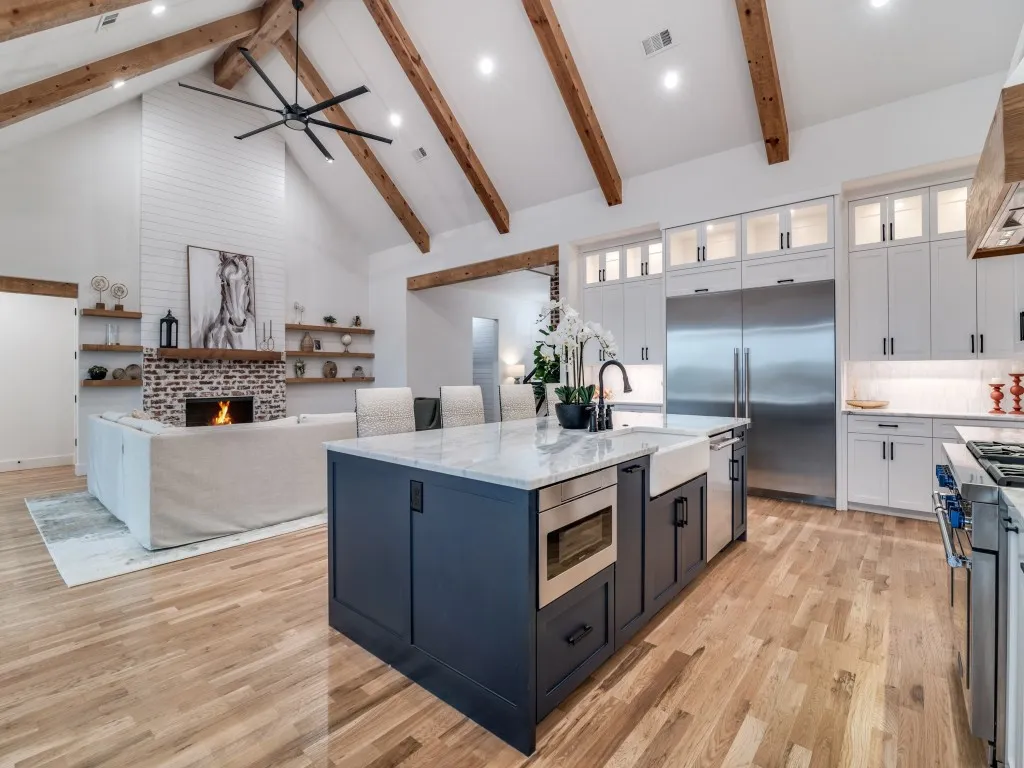 Single Family Residence For Sale in Rockwall County , 138 Stafford Drive, Heath, Texas 75032, 6 Bedroom, 8 Bathroom, 3 Garage spaces, 4,880 Sqft, built in 2022, Preowned, mls#21244041, Real Estate Agent in Heath, Homes For Sale in Rockwall county, Homes For Sale in Heath, Realtor in Heath Texas, Real Estate Brokerage Independent Realty Texas, Luminita Cordes Realtor