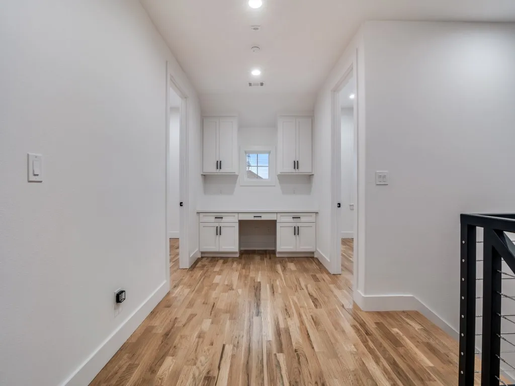 Single Family Residence For Sale in Rockwall County , 138 Stafford Drive, Heath, Texas 75032, 6 Bedroom, 8 Bathroom, 3 Garage spaces, 4,880 Sqft, built in 2022, Preowned, mls#21244041, Real Estate Agent in Heath, Homes For Sale in Rockwall county, Homes For Sale in Heath, Realtor in Heath Texas, Real Estate Brokerage Independent Realty Texas, Luminita Cordes Realtor