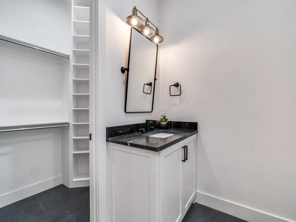 Single Family Residence For Sale in Rockwall County , 138 Stafford Drive, Heath, Texas 75032, 6 Bedroom, 8 Bathroom, 3 Garage spaces, 4,880 Sqft, built in 2022, Preowned, mls#21244041, Real Estate Agent in Heath, Homes For Sale in Rockwall county, Homes For Sale in Heath, Realtor in Heath Texas, Real Estate Brokerage Independent Realty Texas, Luminita Cordes Realtor