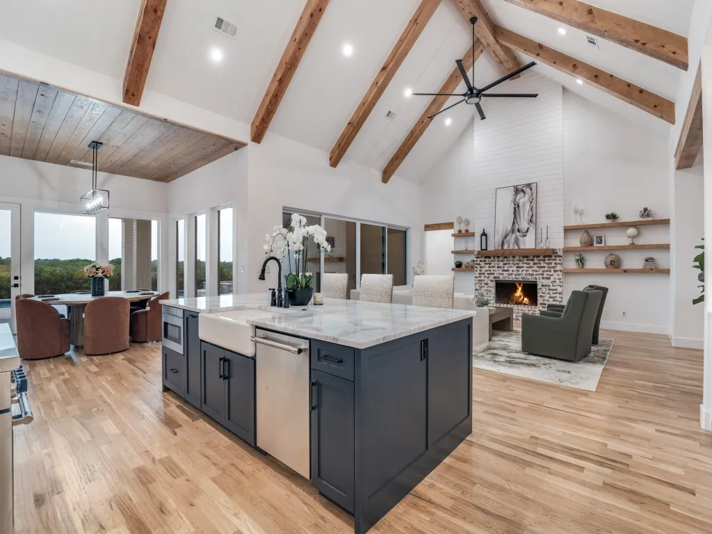 Single Family Residence For Sale in Rockwall County , 138 Stafford Drive, Heath, Texas 75032, 6 Bedroom, 8 Bathroom, 3 Garage spaces, 4,880 Sqft, built in 2022, Preowned, mls#21244041, Real Estate Agent in Heath, Homes For Sale in Rockwall county, Homes For Sale in Heath, Realtor in Heath Texas, Real Estate Brokerage Independent Realty Texas, Luminita Cordes Realtor