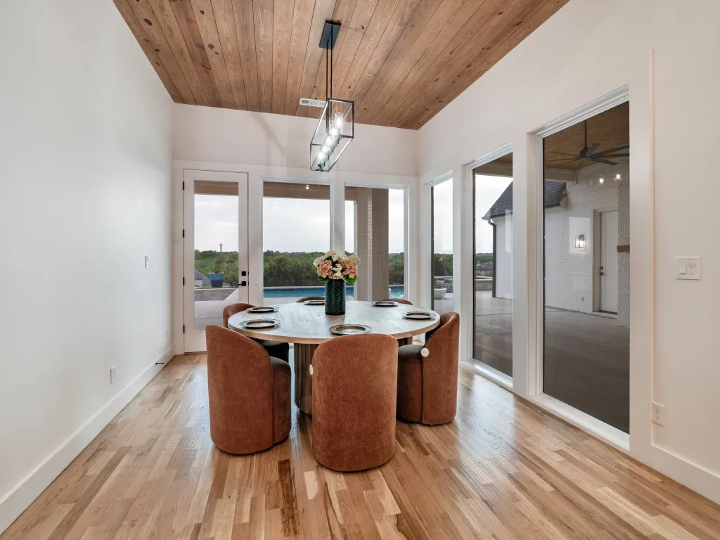 Single Family Residence For Sale in Rockwall County , 138 Stafford Drive, Heath, Texas 75032, 6 Bedroom, 8 Bathroom, 3 Garage spaces, 4,880 Sqft, built in 2022, Preowned, mls#21244041, Real Estate Agent in Heath, Homes For Sale in Rockwall county, Homes For Sale in Heath, Realtor in Heath Texas, Real Estate Brokerage Independent Realty Texas, Luminita Cordes Realtor