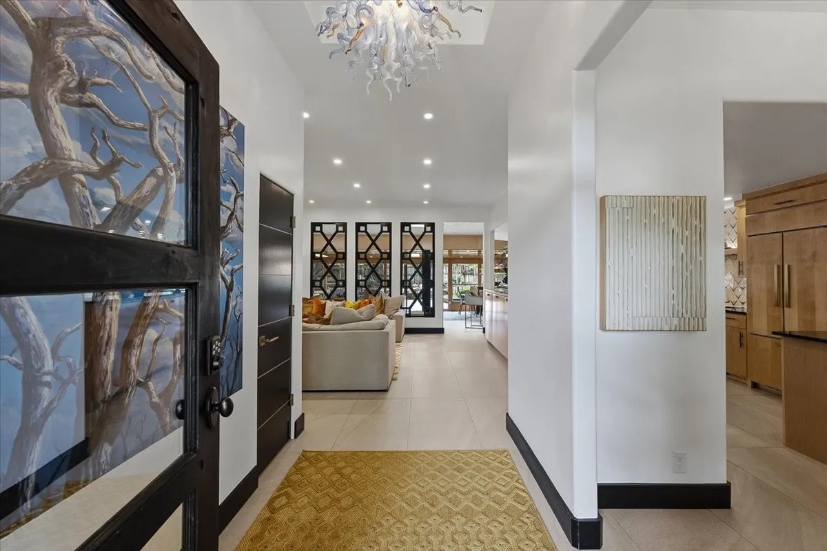  Entry to Home