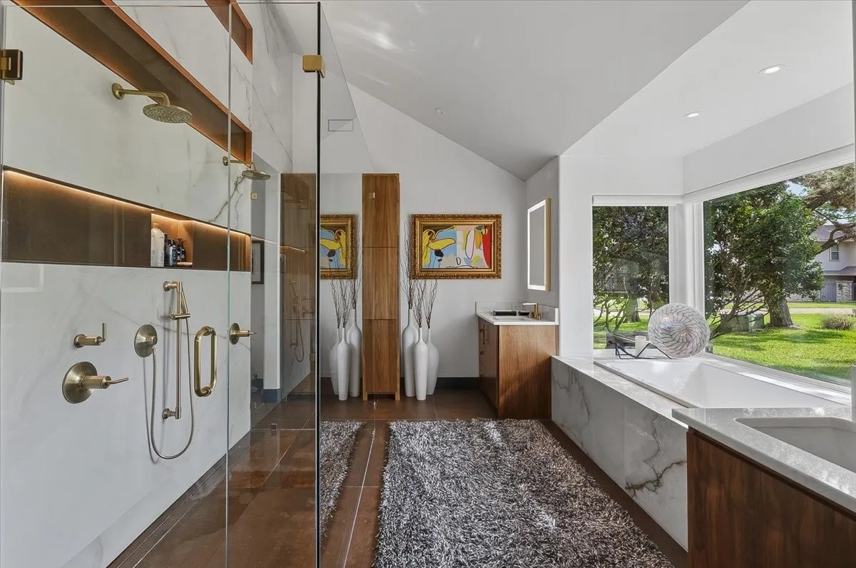 Custom Primary Bathroom en suite