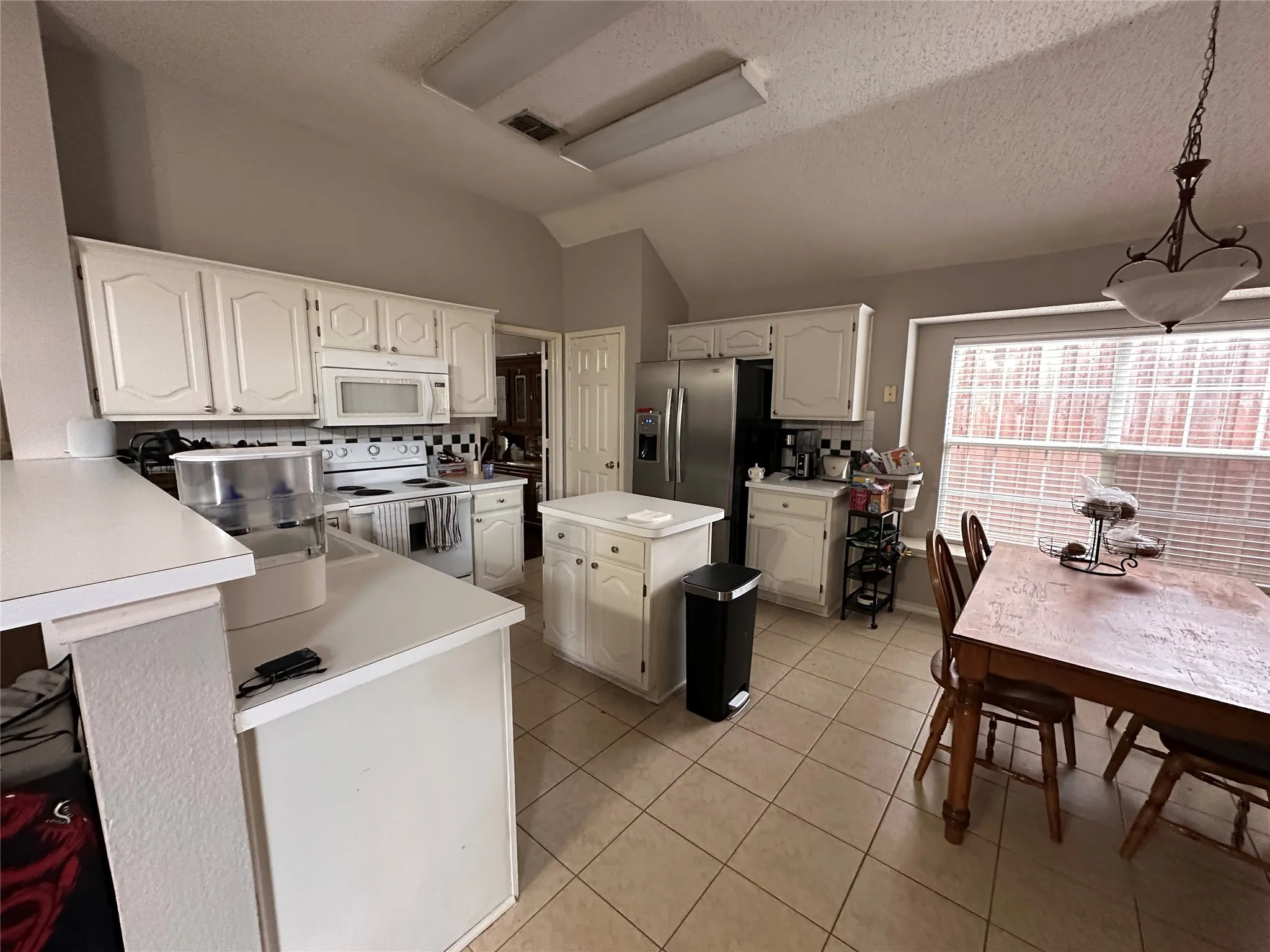 Single Family Residence For Rent in Collin County , 11616 Charlotte Lane, Frisco, Texas 75035, 3 Bedrooms, 2 Bathrooms, 2 Garage spaces, 1,691 Sqft, built in 1994, Preowned, Price $2,400, mls#21243994, Real Estate Agent in Frisco, Homes For Rent in Collin county, Homes For Rent in Frisco, Realtor in Frisco Texas, Real Estate Brokerage Independent Realty Texas, Luminita Cordes Realtor