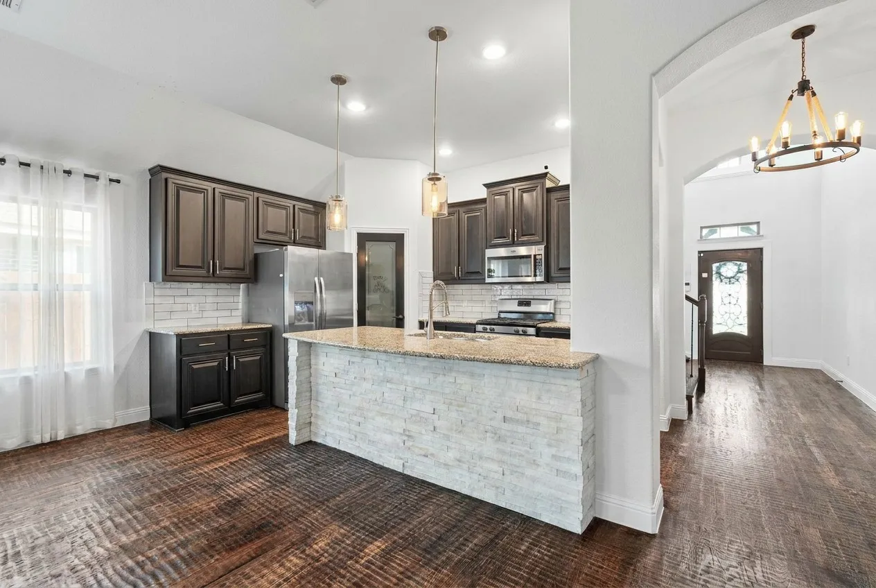 Single Family Residence For Sale in Collin County , 4301 Cherry Lane, Melissa, Texas 75454, 4 Bedroom, 3 Bathroom, 2 Garage spaces, 2,750 Sqft, built in 2016, Preowned, mls#21241584, Real Estate Agent in Melissa, Homes For Sale in Collin county, Homes For Sale in Melissa, Realtor in Melissa Texas, Real Estate Brokerage Independent Realty Texas, Luminita Cordes Realtor