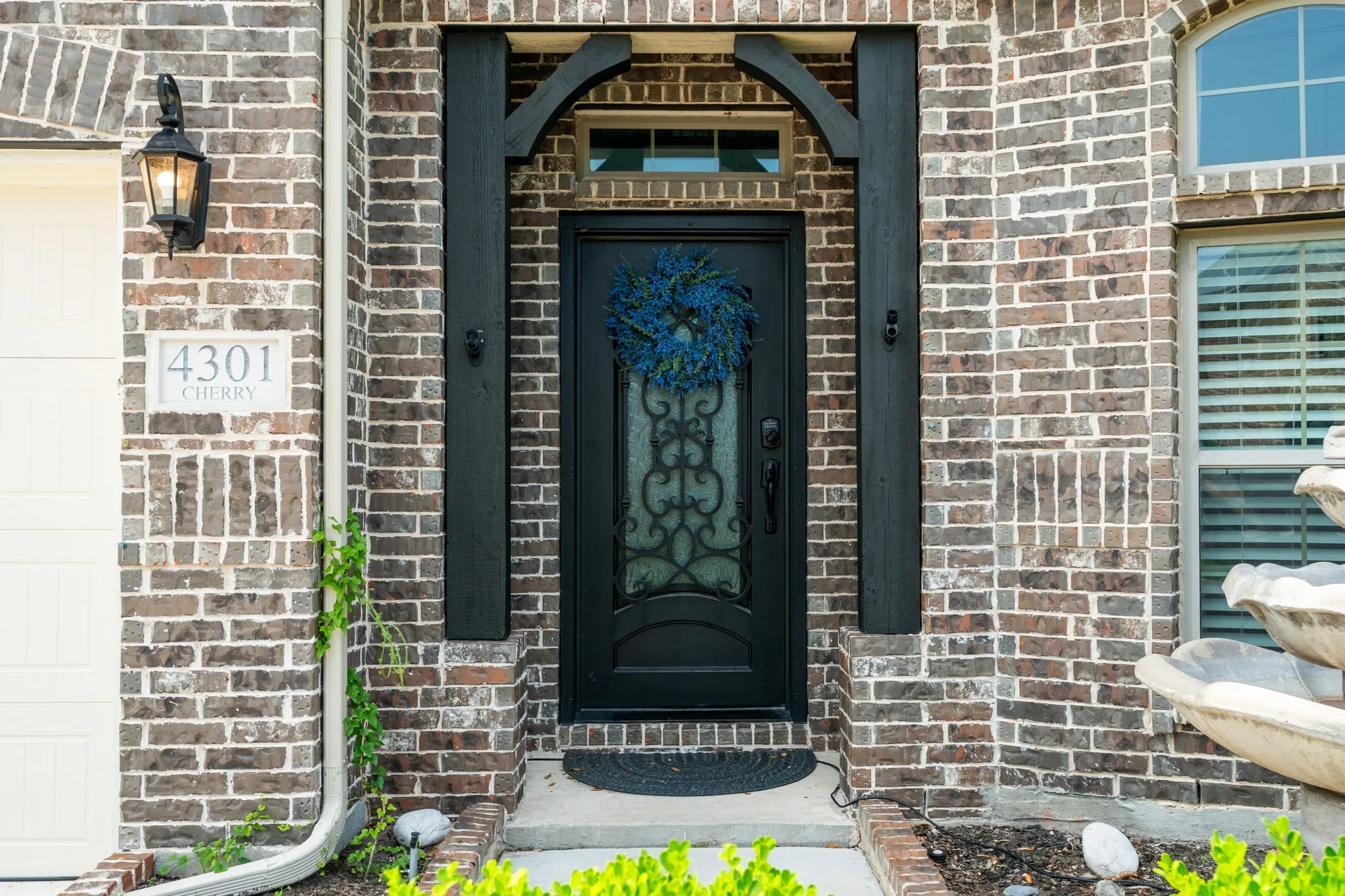 Note the quality metal door!
