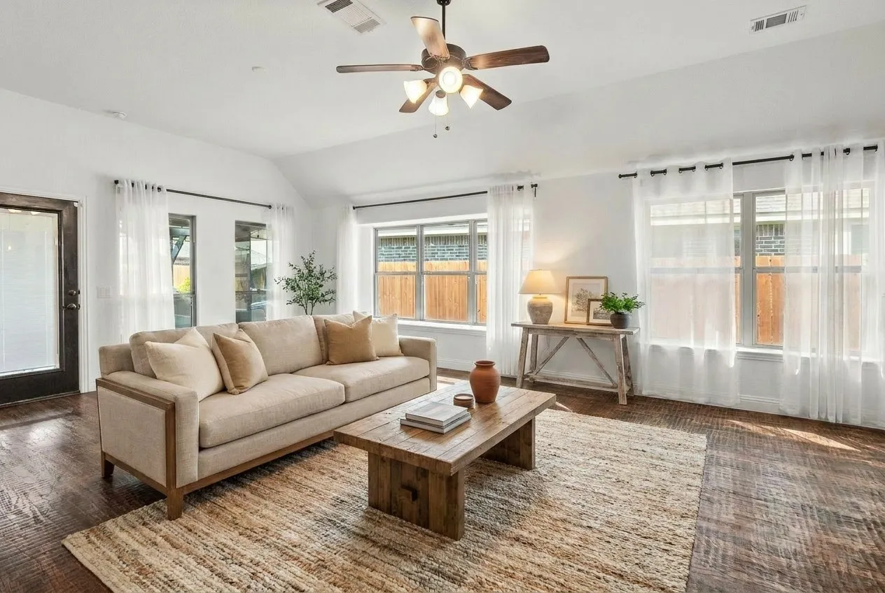 Single Family Residence For Sale in Collin County , 4301 Cherry Lane, Melissa, Texas 75454, 4 Bedroom, 3 Bathroom, 2 Garage spaces, 2,750 Sqft, built in 2016, Preowned, mls#21241584, Real Estate Agent in Melissa, Homes For Sale in Collin county, Homes For Sale in Melissa, Realtor in Melissa Texas, Real Estate Brokerage Independent Realty Texas, Luminita Cordes Realtor