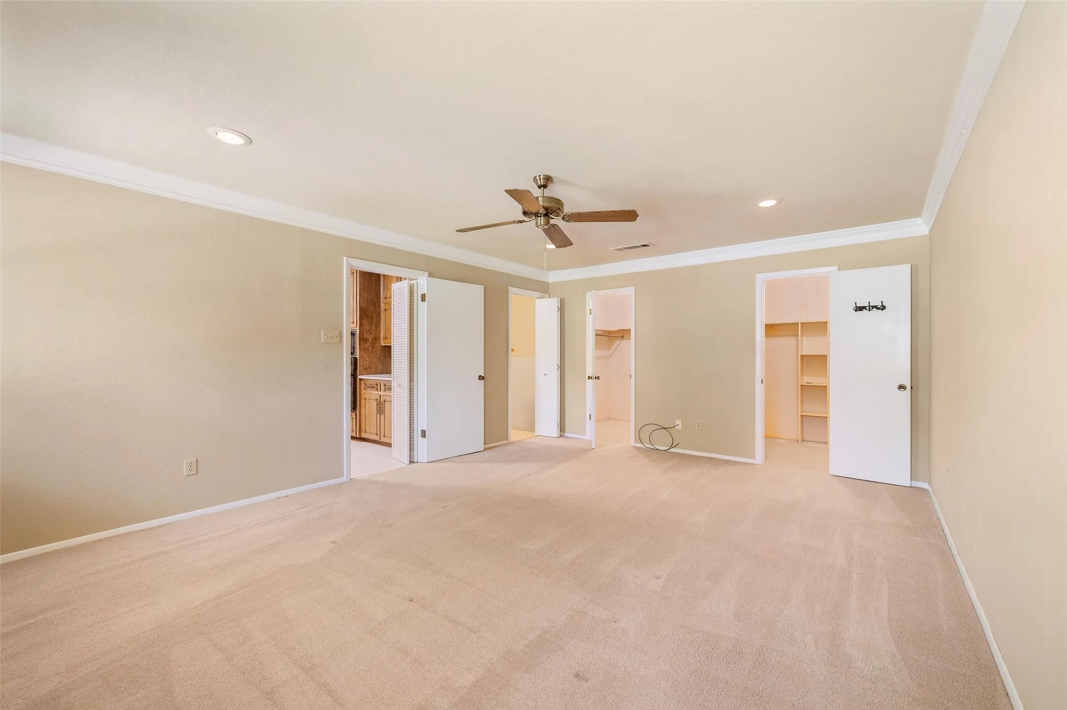 2 walk in closets and an ensuite bathroom in primary bedroom.