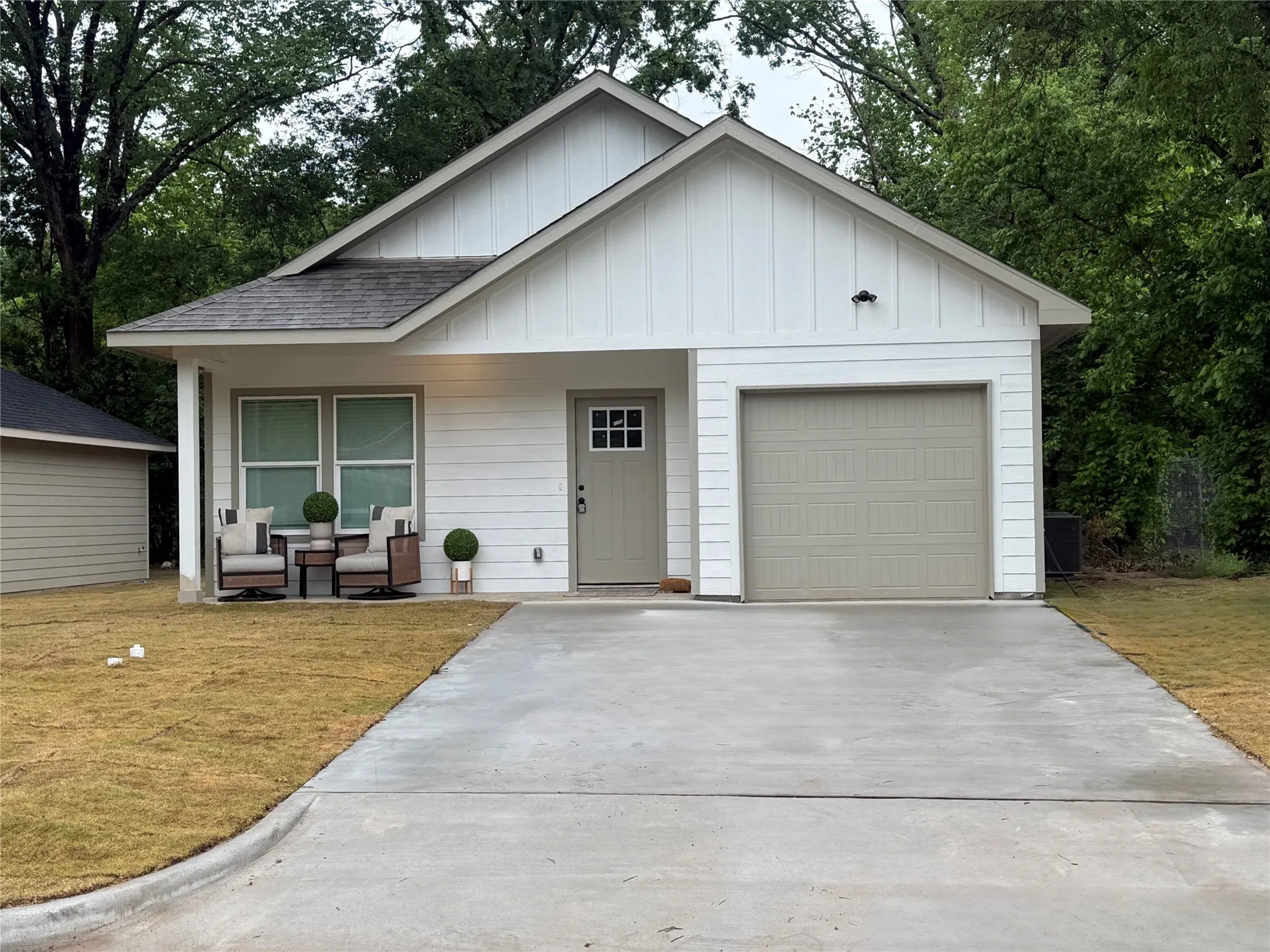 Single Family Residence For Sale in Hopkins County , 407 Carter Street, Sulphur Springs, Texas 75482, 3 Bedroom, 2 Bathroom, 1 Garage spaces, 1,249 Sqft, built in 2026, New Construction - Complete, mls#21244101, Real Estate Agent in Sulphur Springs, Homes For Sale in Hopkins county, Homes For Sale in Sulphur Springs, Realtor in Sulphur Springs Texas, Real Estate Brokerage Independent Realty Texas, Luminita Cordes Realtor