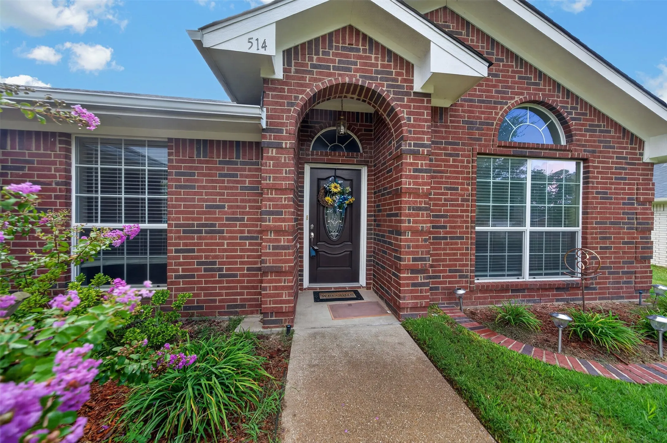 Single Family Residence For Sale in Smith County , 514 Noah Lane, Lindale, Texas 75771, 3 Bedroom, 2 Bathroom, 2 Garage spaces, 2,002 Sqft, built in 2002, mls#21244097, Real Estate Agent in Lindale, Homes For Sale in Smith county, Homes For Sale in Lindale, Realtor in Lindale Texas, Real Estate Brokerage Independent Realty Texas, Luminita Cordes Realtor