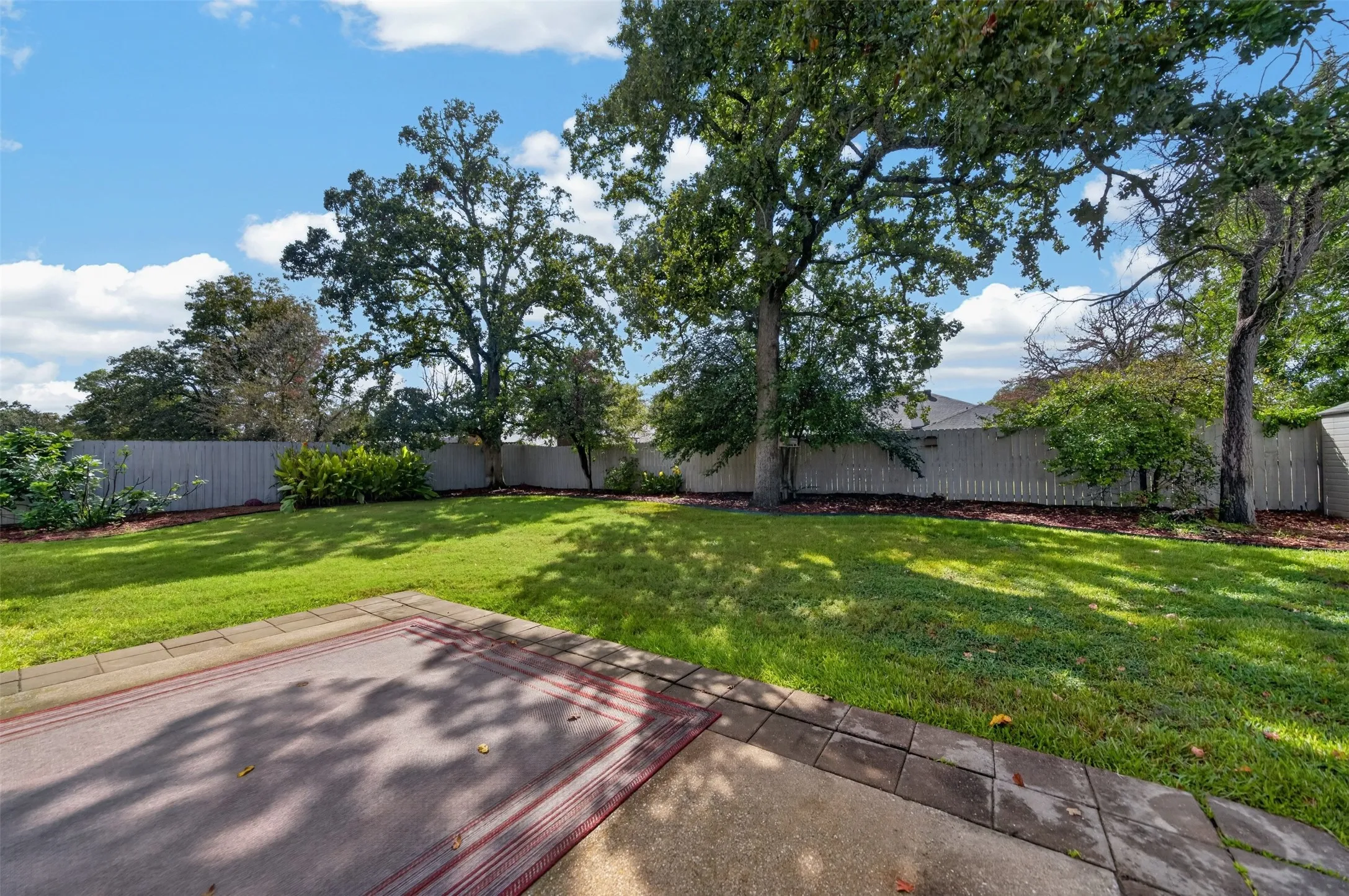 Single Family Residence For Sale in Smith County , 514 Noah Lane, Lindale, Texas 75771, 3 Bedroom, 2 Bathroom, 2 Garage spaces, 2,002 Sqft, built in 2002, mls#21244097, Real Estate Agent in Lindale, Homes For Sale in Smith county, Homes For Sale in Lindale, Realtor in Lindale Texas, Real Estate Brokerage Independent Realty Texas, Luminita Cordes Realtor
