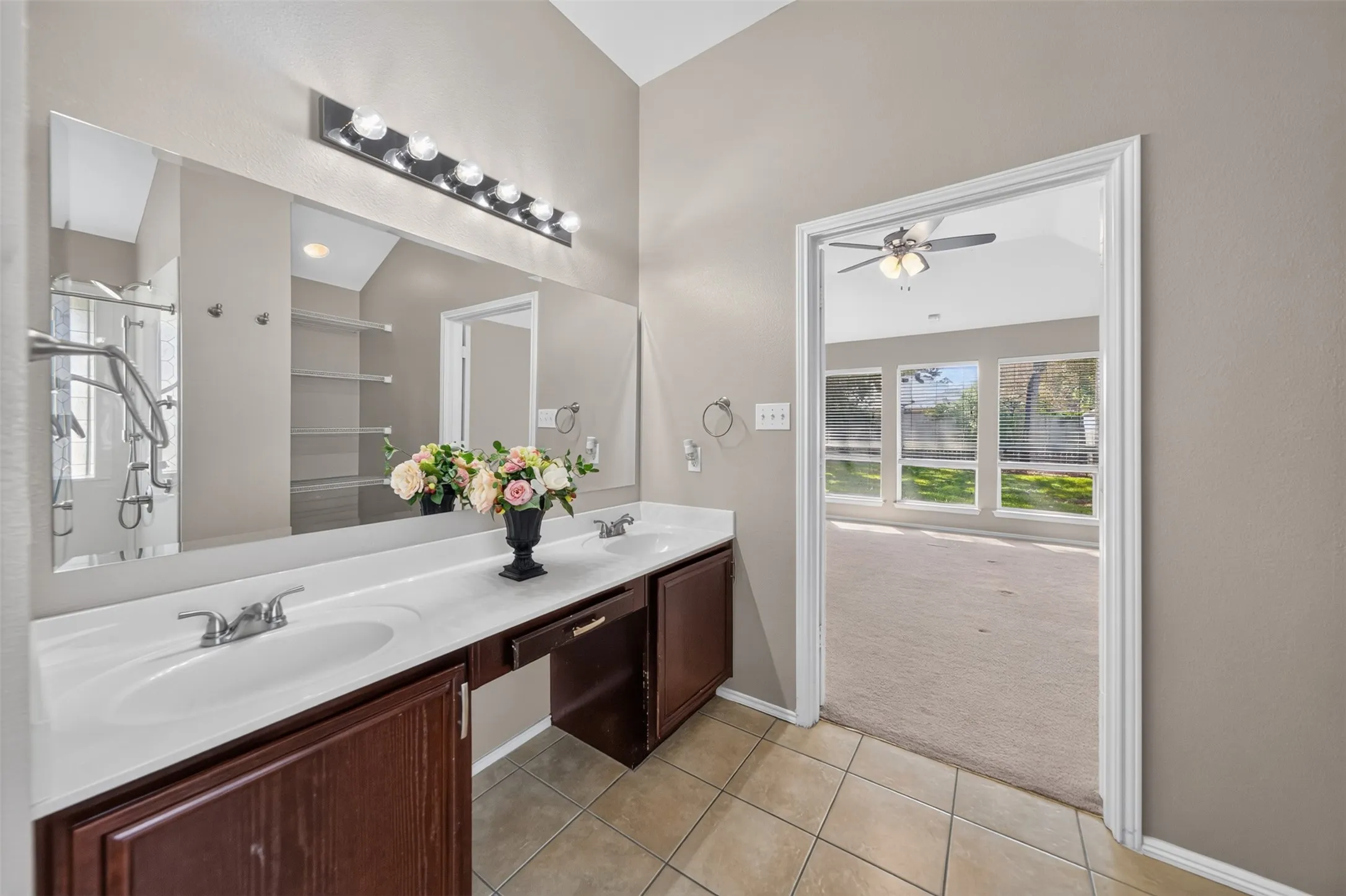 Single Family Residence For Sale in Smith County , 514 Noah Lane, Lindale, Texas 75771, 3 Bedroom, 2 Bathroom, 2 Garage spaces, 2,002 Sqft, built in 2002, mls#21244097, Real Estate Agent in Lindale, Homes For Sale in Smith county, Homes For Sale in Lindale, Realtor in Lindale Texas, Real Estate Brokerage Independent Realty Texas, Luminita Cordes Realtor