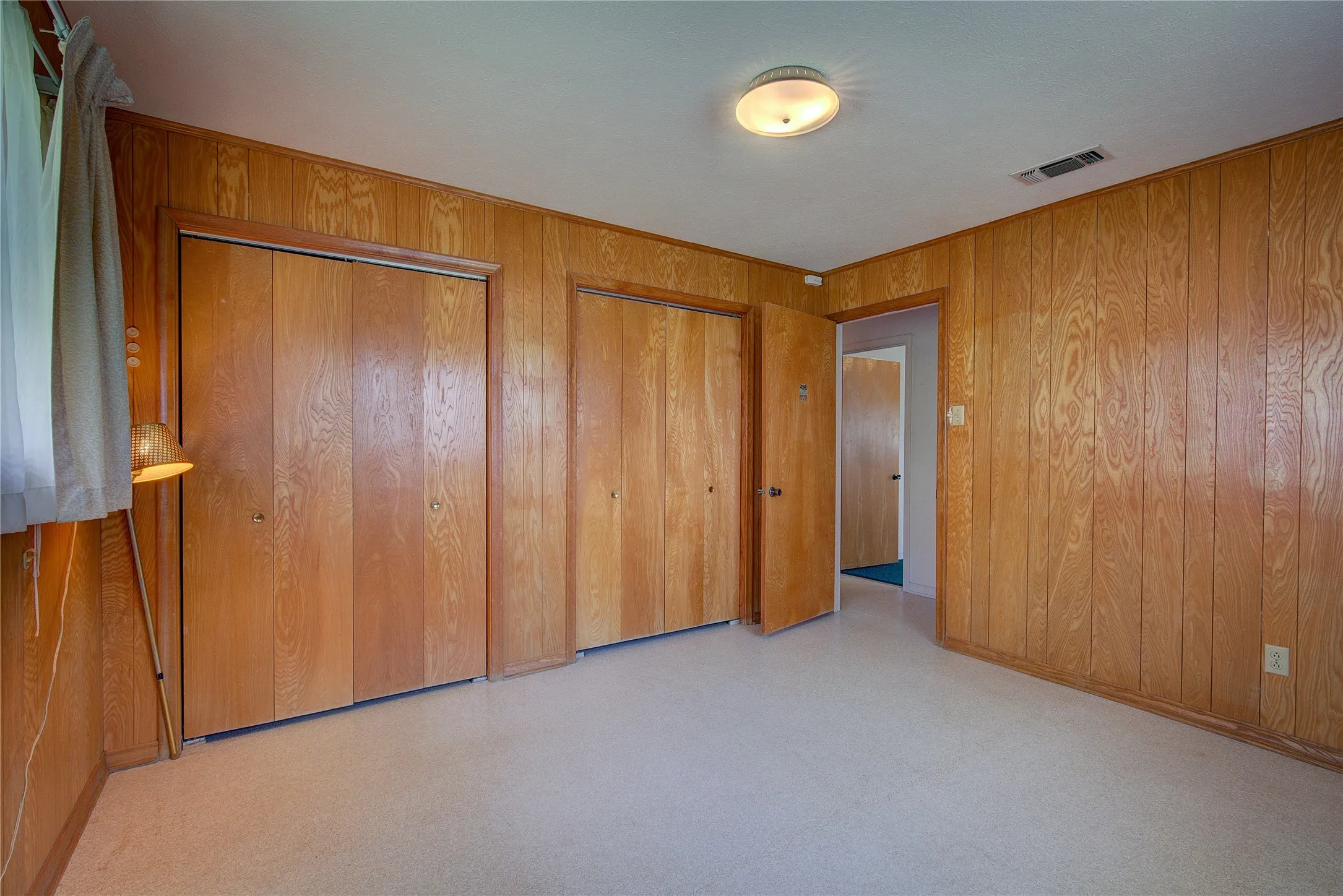 Single Family Residence For Sale in Hunt County , 7007 State Highway 50, Commerce, Texas 75428, 3 Bedroom, 2 Bathroom, Garage spaces, 1,683 Sqft, built in 1970, mls#21244098, Real Estate Agent in Commerce, Homes For Sale in Hunt county, Homes For Sale in Commerce, Realtor in Commerce Texas, Real Estate Brokerage Independent Realty Texas, Luminita Cordes Realtor